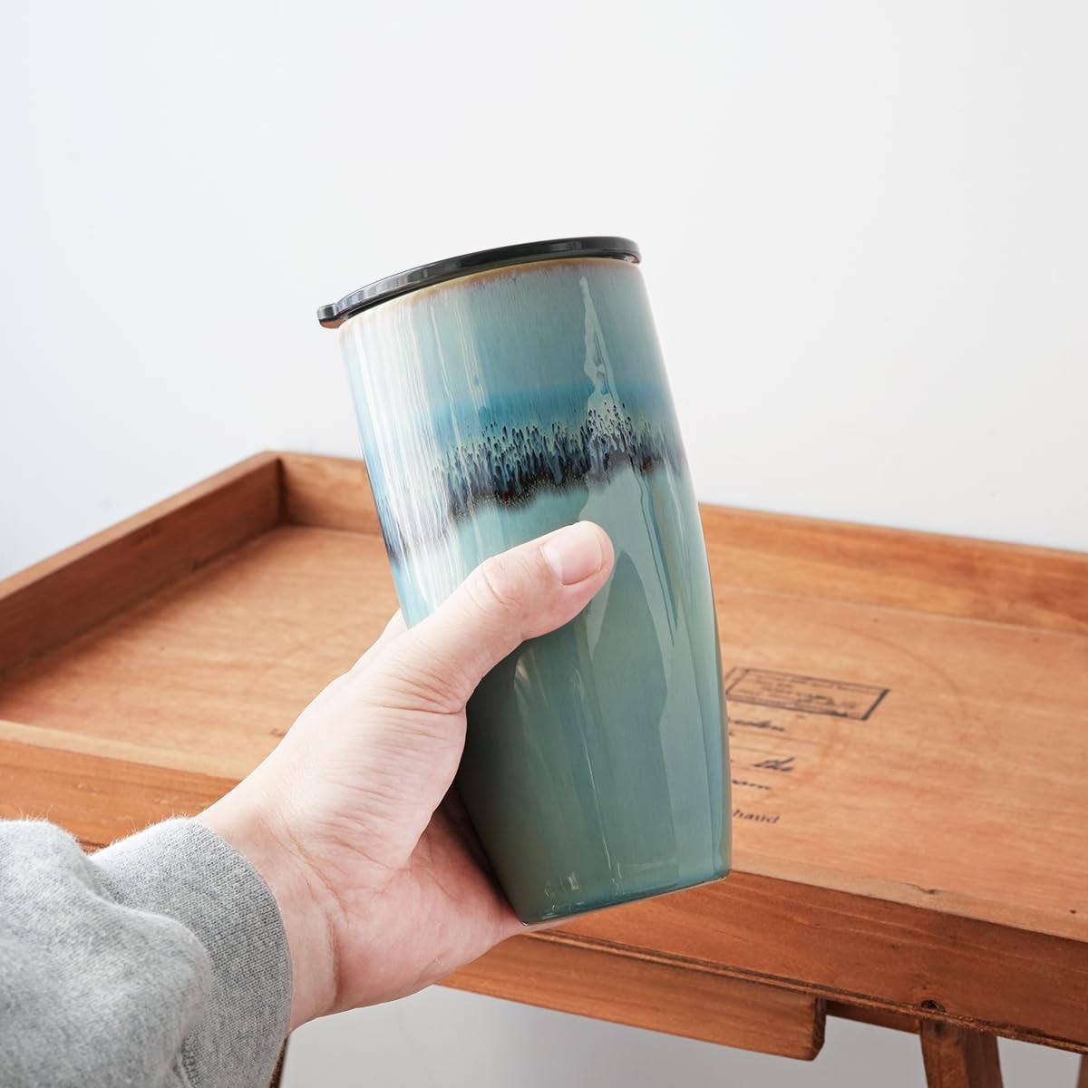 Ceramic Trave Coffeel Mug with Lid, 21 oz, Portable Coffee Cup for Car Cup Holder, Microwave and Dishwasher Safe, Reactive Glaze