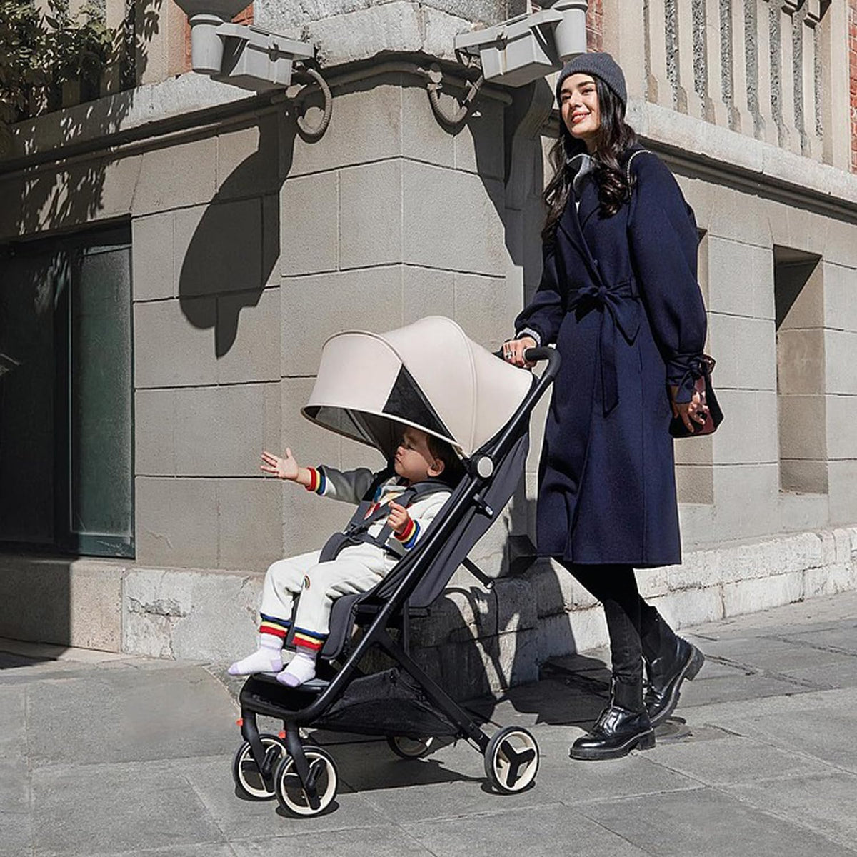 4pcs Stroller Hooks, Walker Hooks Wheelchair Hanging Hooks, 360° Rotation Baby Stroller Hooks Stroller Hanger Diaper Bag Hanger Stroller Bags Purse Organizer Stroller Wheelchair Walker Accessories.