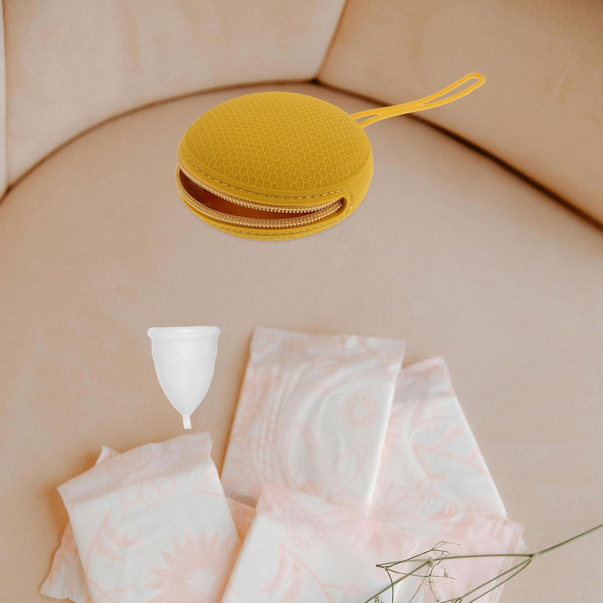 Silicone Storage Bag with Zipper, Portable Dustproof Travel Case Holder for Women, Small Honeycomb Pattern Silicone Packing Container