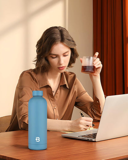 Stainless Steel Insulated Water Bottle no straw for Travel, Gym, 25oz, White
