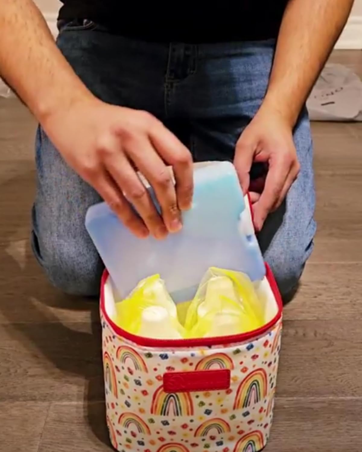 Cold Gold Breastmilk Cooler with Ice Pack (Groovy)