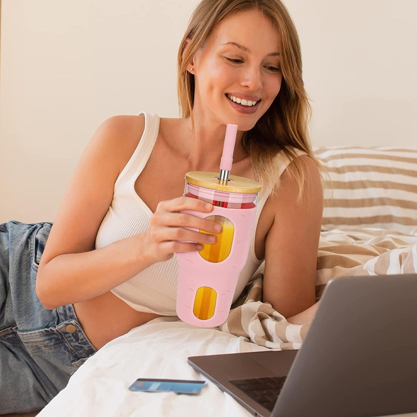 32 Oz Tumbler with Straw and Lid, Drinking Glass Cup with Time Marker, Silicone Sleeve, Fits Cup Holder and Without BPA for Smoothie, Tea, Iced Coffee (Pink)