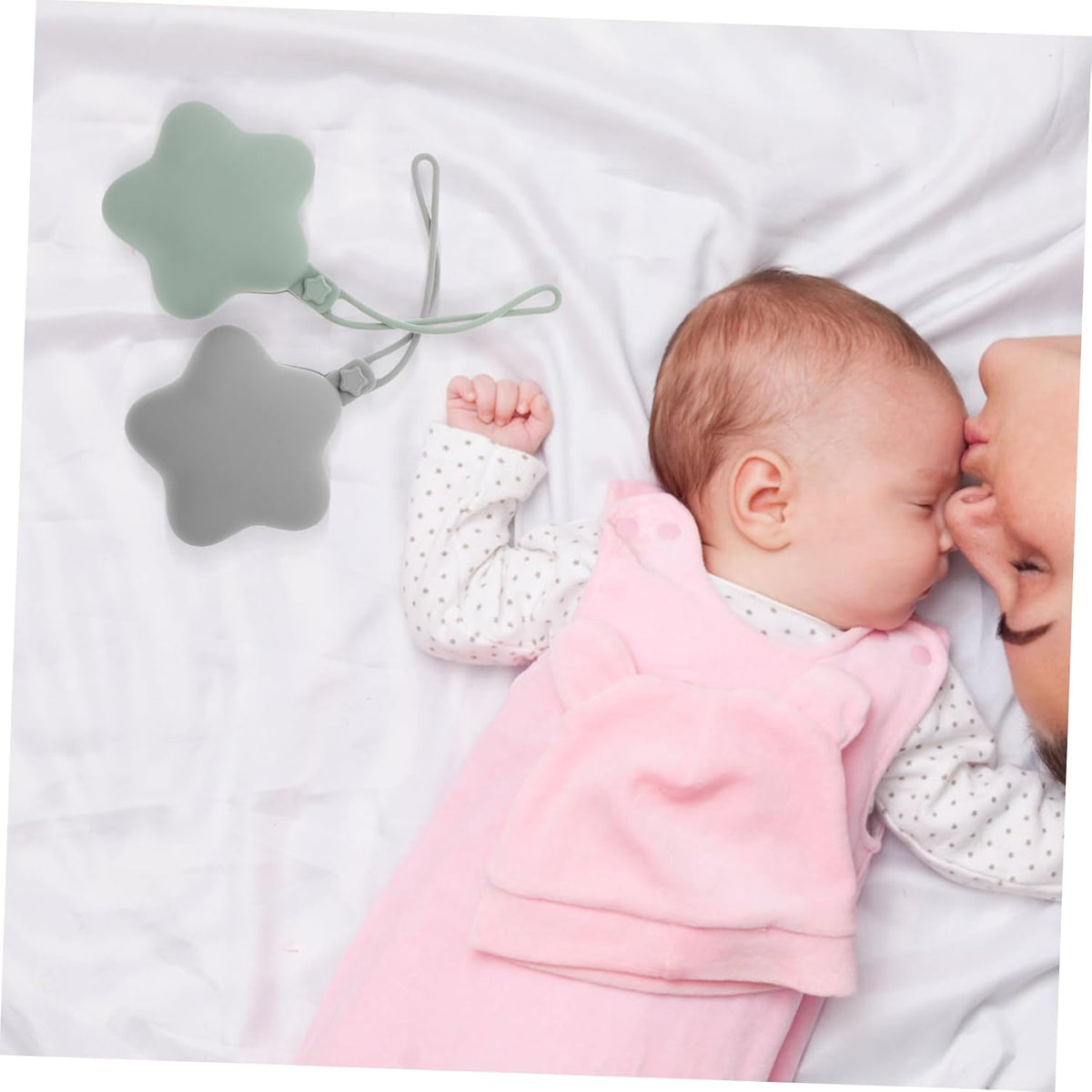 2PCS Portable Silicone Pacifier Holder Case for Babies Waterproof Diaper Bag Storage Pouch Dustproof and Easy to Pacifiers