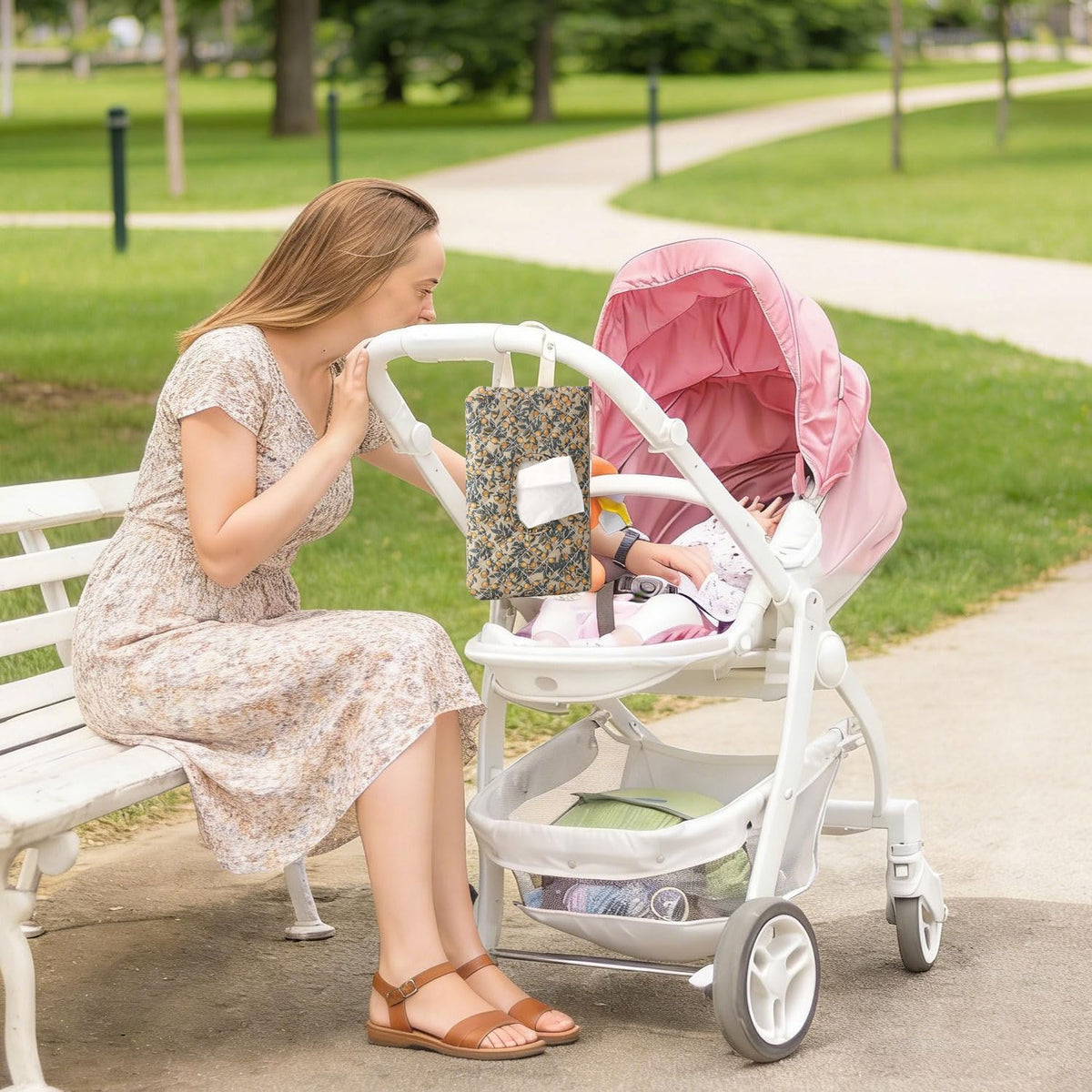 Baby Wipe Holder, Floral Quilted Dispenser Pouch Portable Mommy Bag for Travel Stroller Daily Casual (Beige)