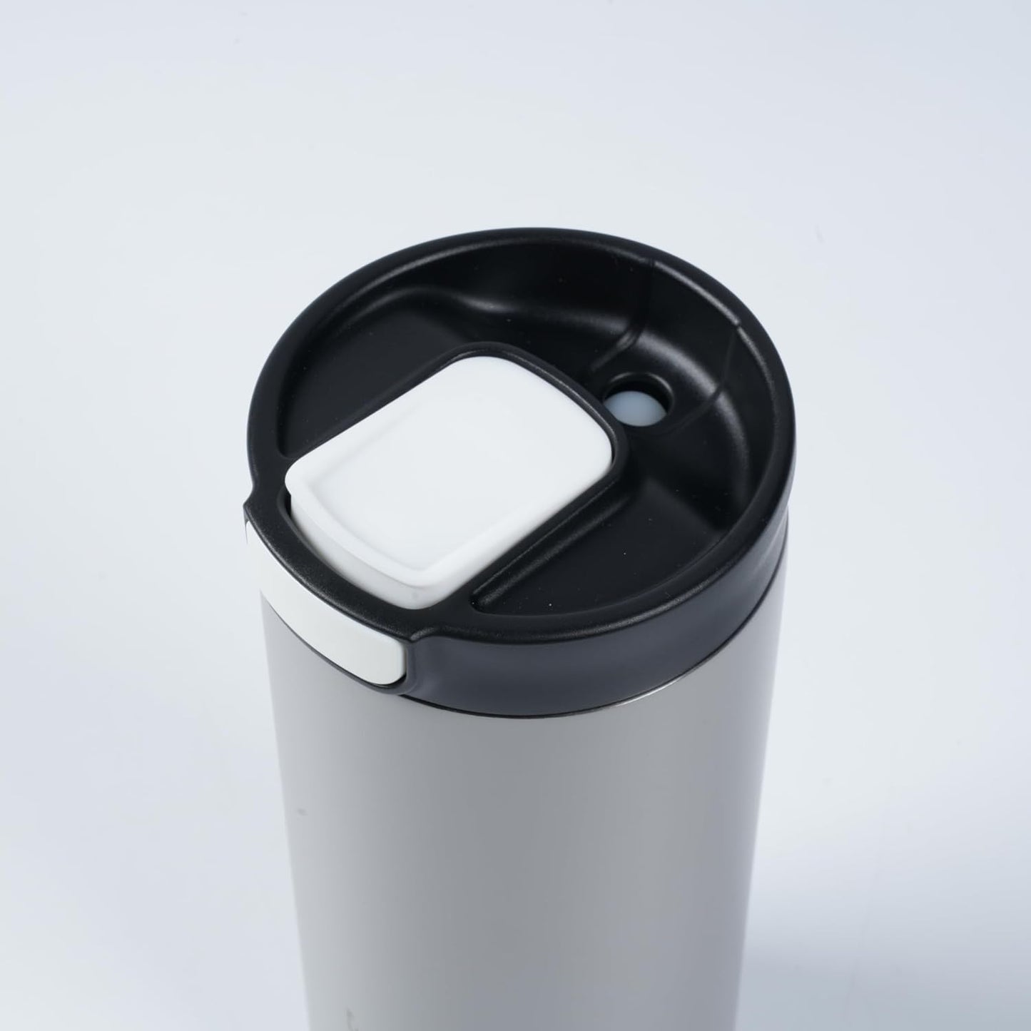 THE CLASSIC Vacuum Insulated Stainless Steel Travel Mug, Leakproof Locking Lid, Double-Wall Insulation, BPA-Free Coffee Mug for Hot & Cold Drinks, 500 mL (Matte Black)