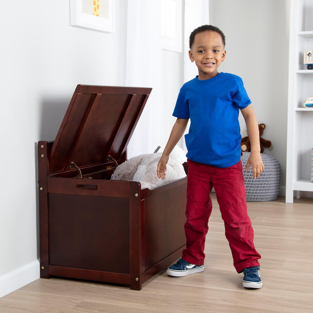 Melissa & Doug Wooden Toy Chest, Toy Storage Box with Hinged-Lid, Playroom Furniture for Kids Ages 3+ (Espresso)