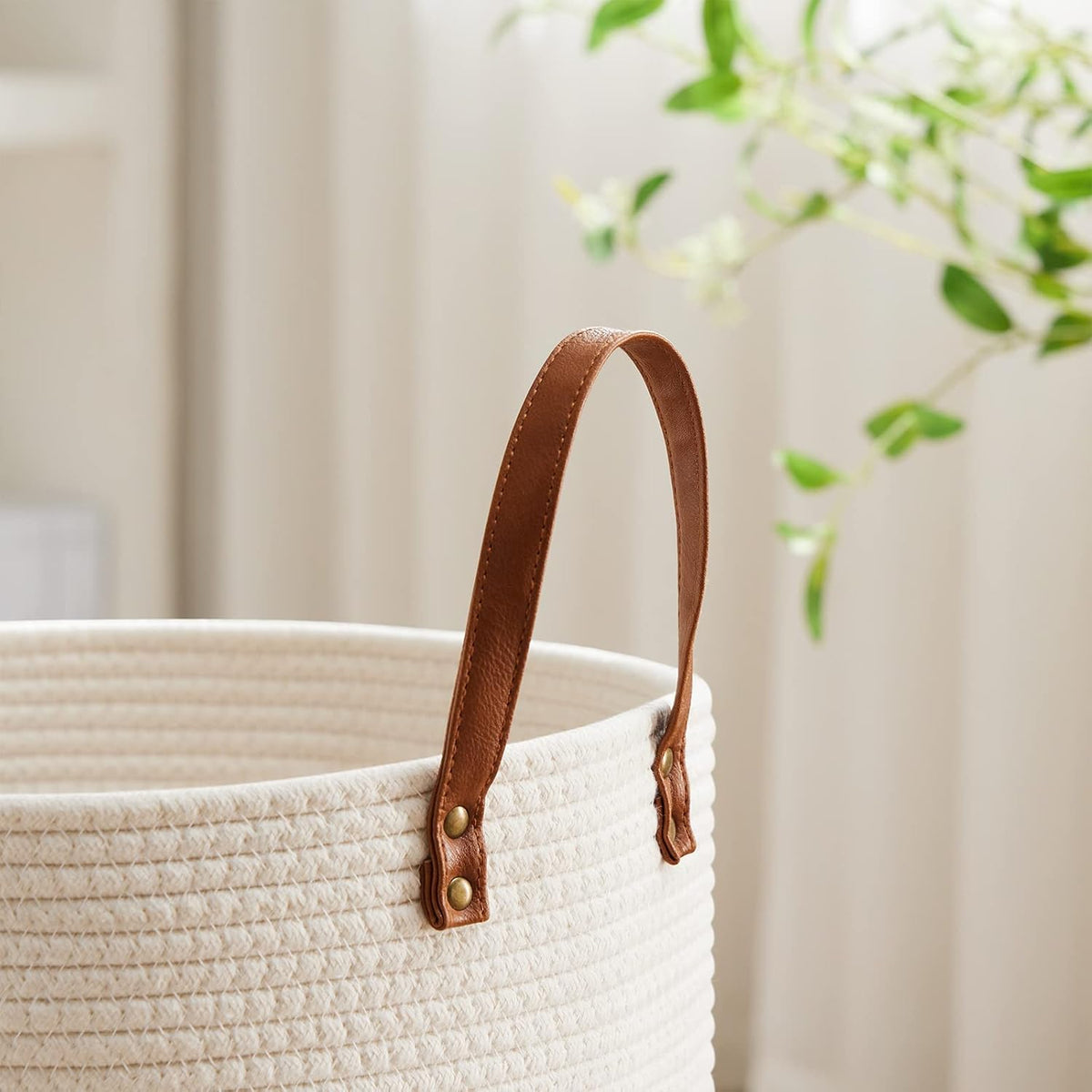 Tall Laundry Basket, Large Dirty Clothes Hamper with Leather Handle, Woven Rope Storage Basket for Blanket, Toy In Living Room, Bathroom, Bedroom - 58L White & Brown