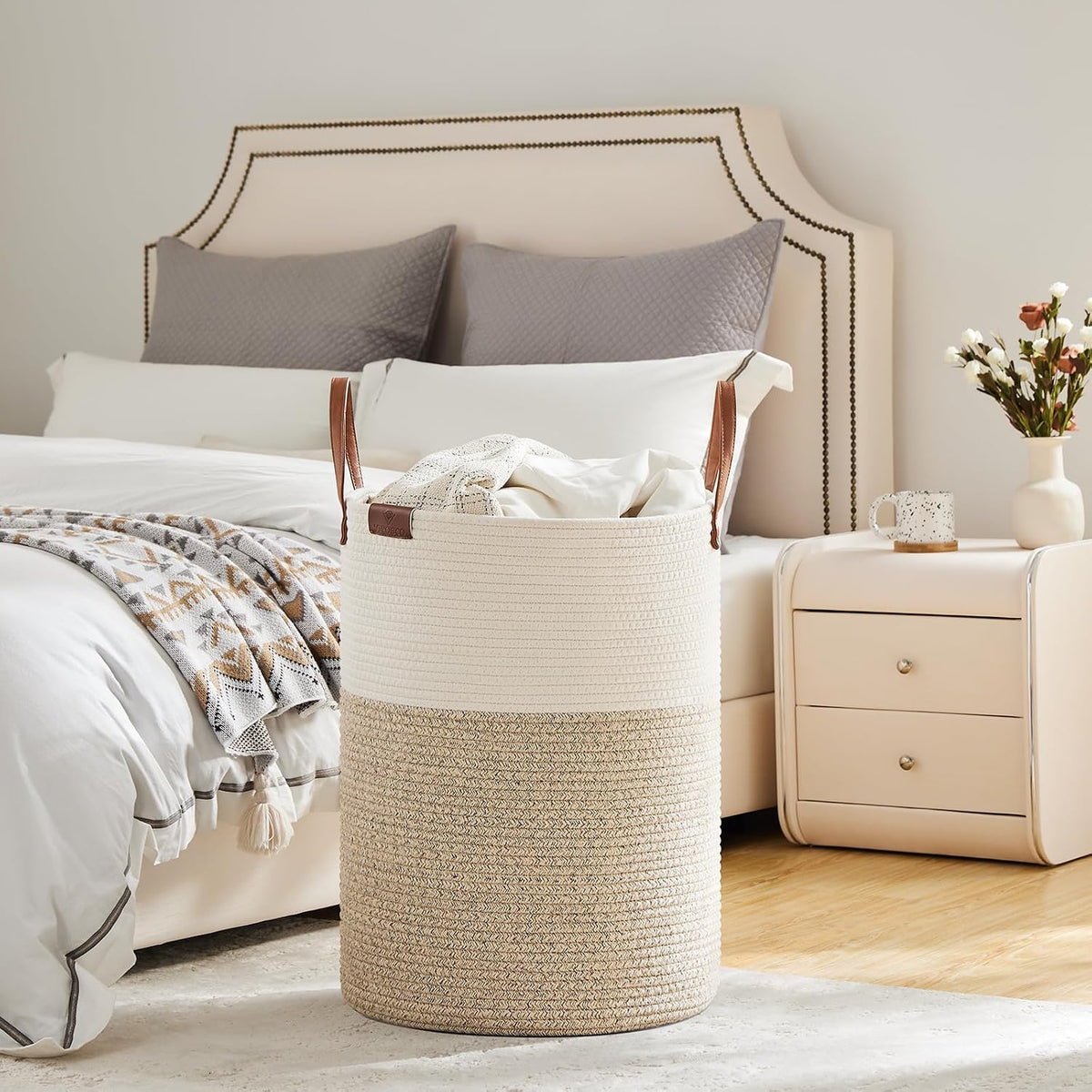 Tall Laundry Basket, Large Dirty Clothes Hamper with Leather Handle, Woven Rope Storage Basket for Blanket, Toy In Living Room, Bathroom, Bedroom - 58L White & Brown