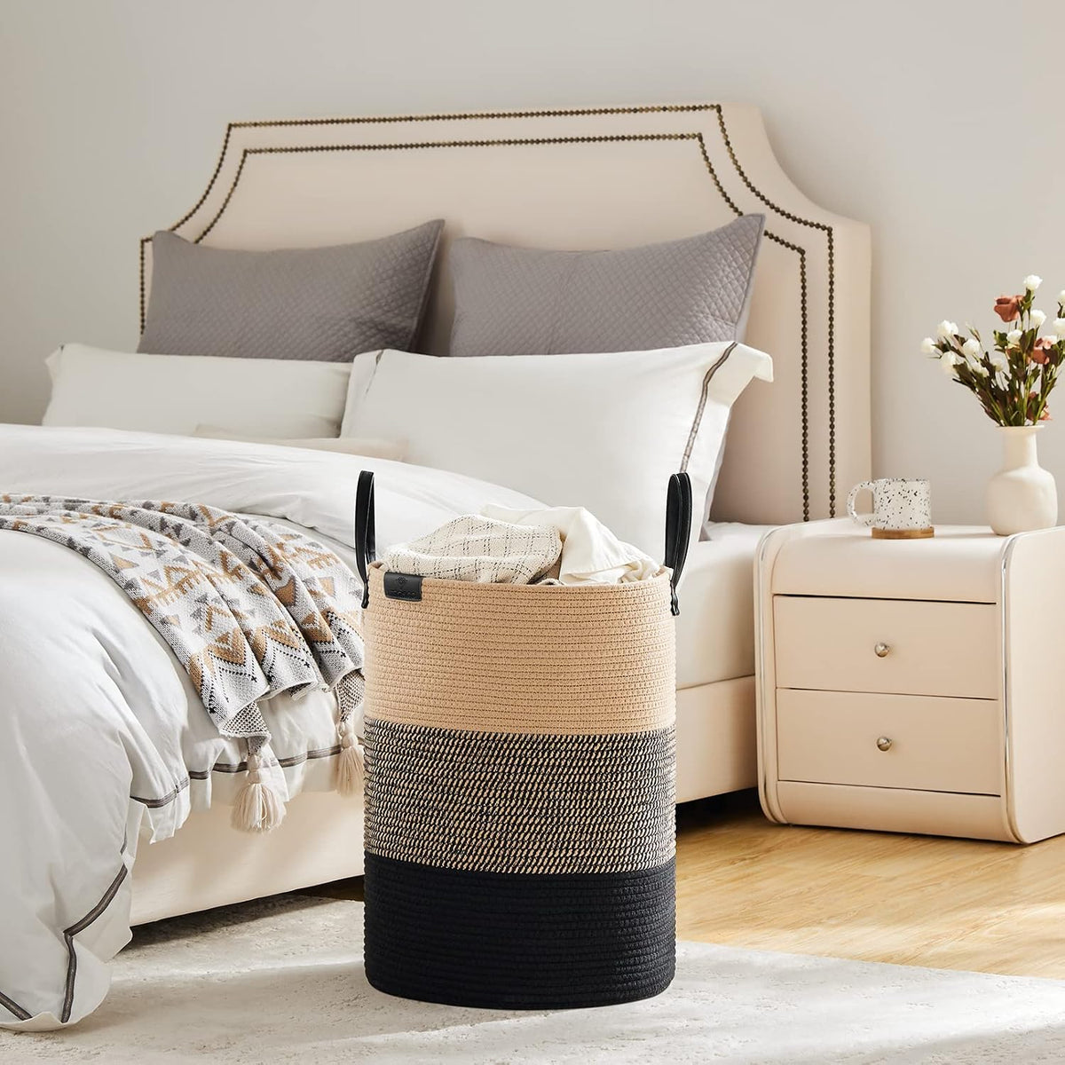 Tall Laundry Basket, Large Dirty Clothes Hamper with Leather Handle, Woven Rope Storage Basket for Blanket, Toy In Living Room, Bathroom, Bedroom - 58L White & Brown