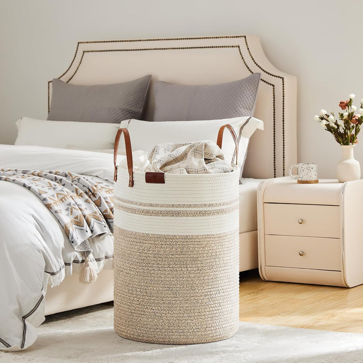 Tall Laundry Basket, Large Dirty Clothes Hamper with Leather Handle, Woven Rope Storage Basket for Blanket, Toy In Living Room, Bathroom, Bedroom - 58L White & Brown