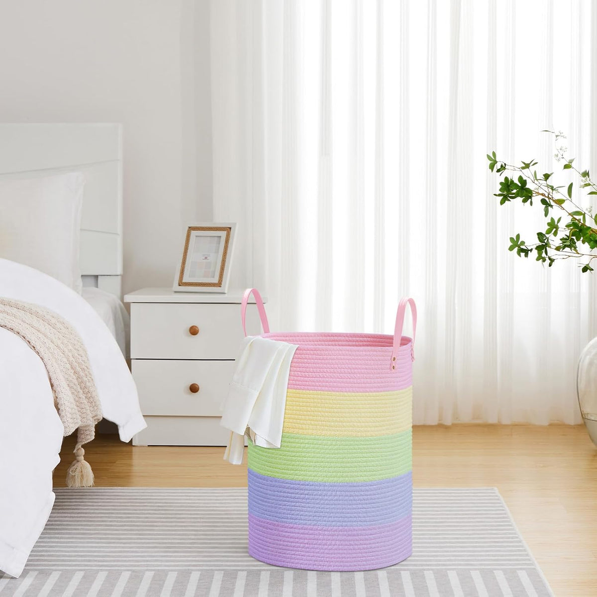 Tall Laundry Basket, Large Dirty Clothes Hamper with Leather Handle, Woven Rope Storage Basket for Blanket, Toy In Living Room, Bathroom, Bedroom - 58L White & Brown