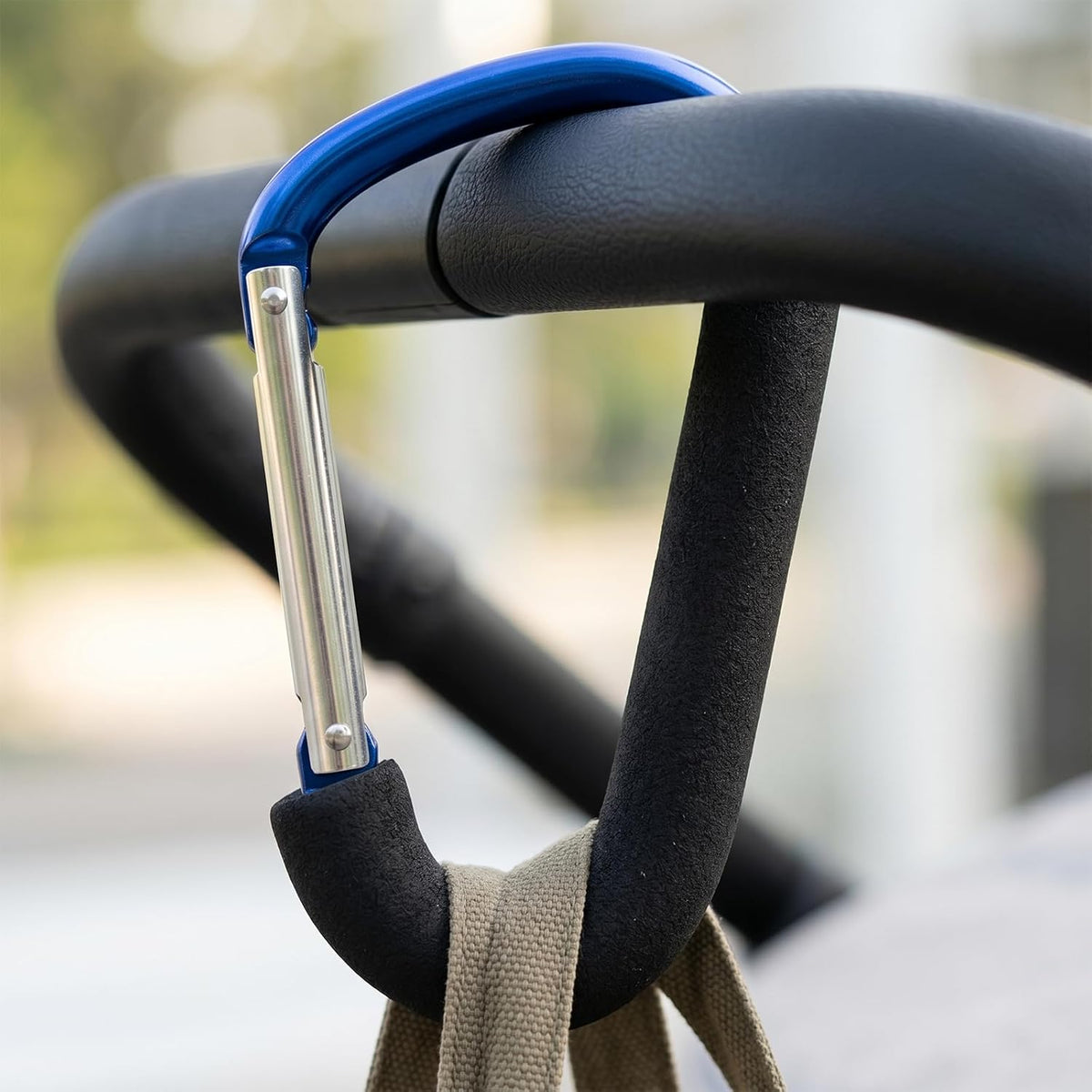 Large Aluminum Carabiner, Heavy-Duty Stroller Hooks for Hanging Bags and Shopping – Durable Multi-Purpose Carabiner Clips for Camping, Hiking, Travel, Outdoor Accessories