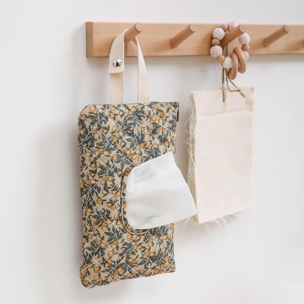 Quilted Diaper Wipe Pouch Portable Mommy Bag Refillable Floral Baby Wipe Holder for Travel Stroller Daily Casual (wihi)