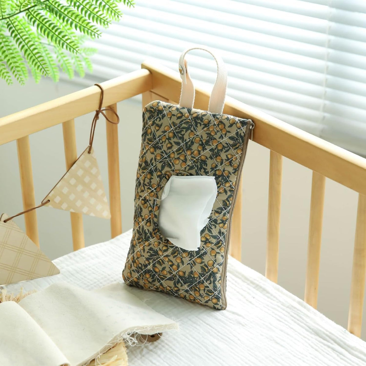Quilted Diaper Wipe Pouch Portable Mommy Bag Refillable Floral Baby Wipe Holder for Travel Stroller Daily Casual (wihi)