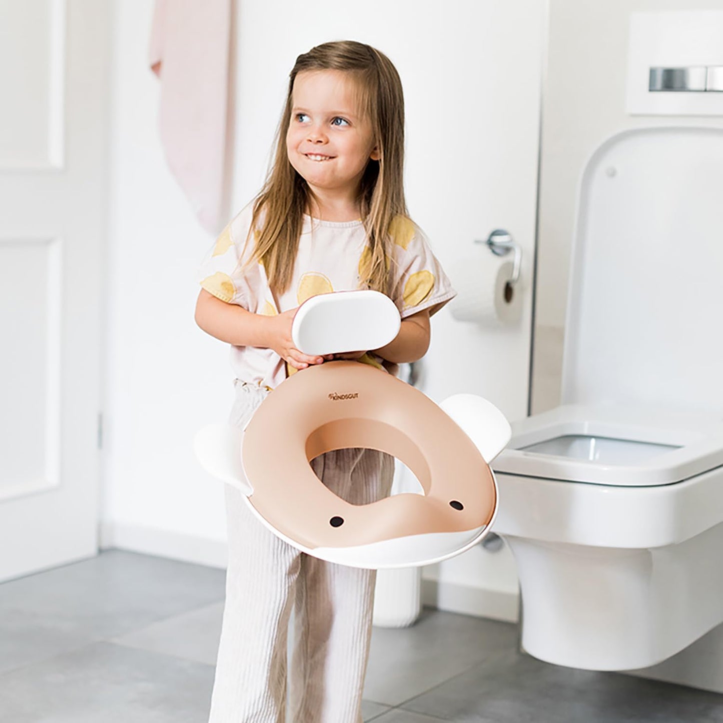 Kindsgut Whale Potty Training Seat for Toddlers – Kids Toilet Seat with Backrest, Non-Slip, Fits Round & Oval Toilet Seats, Designed in Germany, Peach