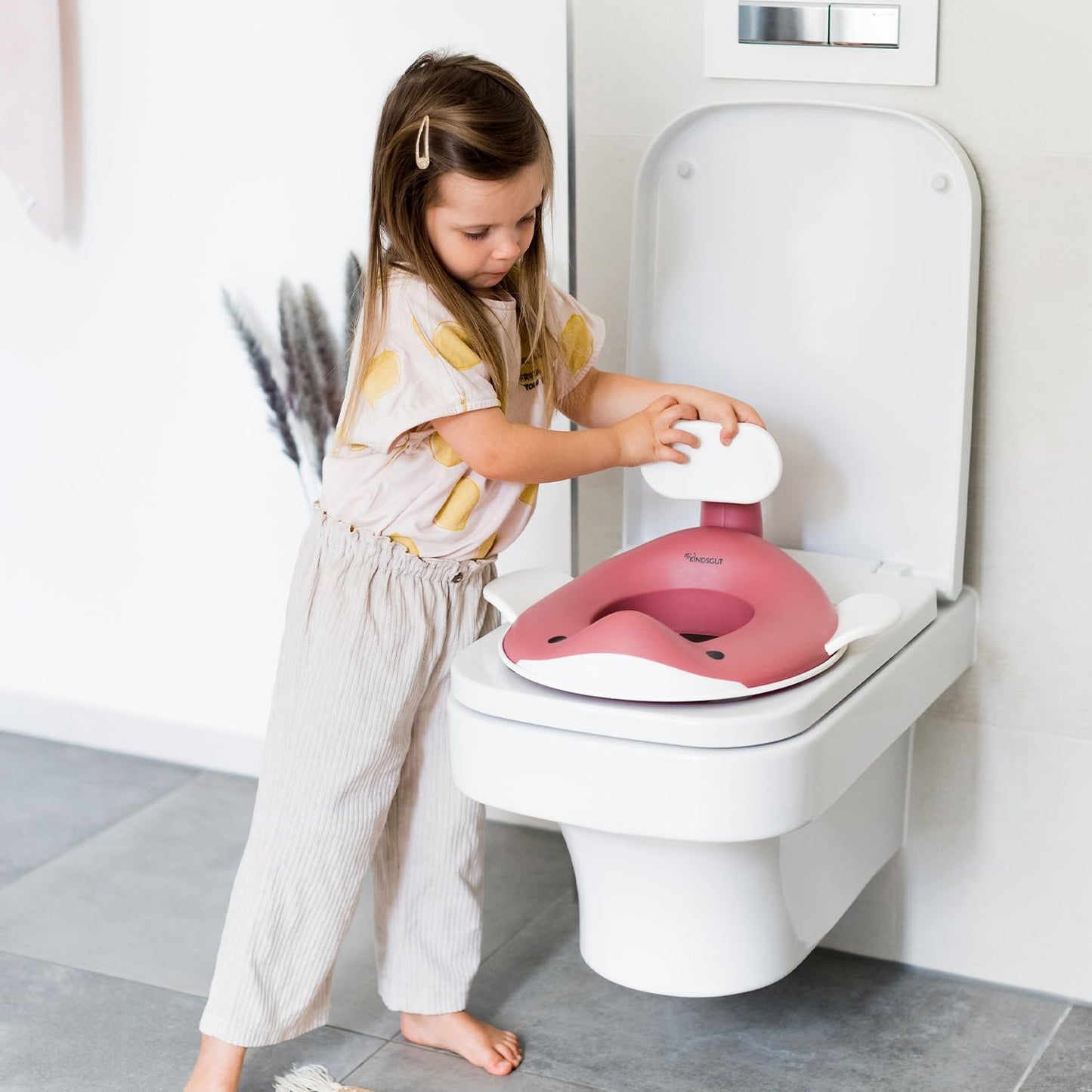 Kindsgut Whale Potty Training Seat for Toddlers – Kids Toilet Seat with Backrest, Non-Slip, Fits Round & Oval Toilet Seats, Designed in Germany, Peach