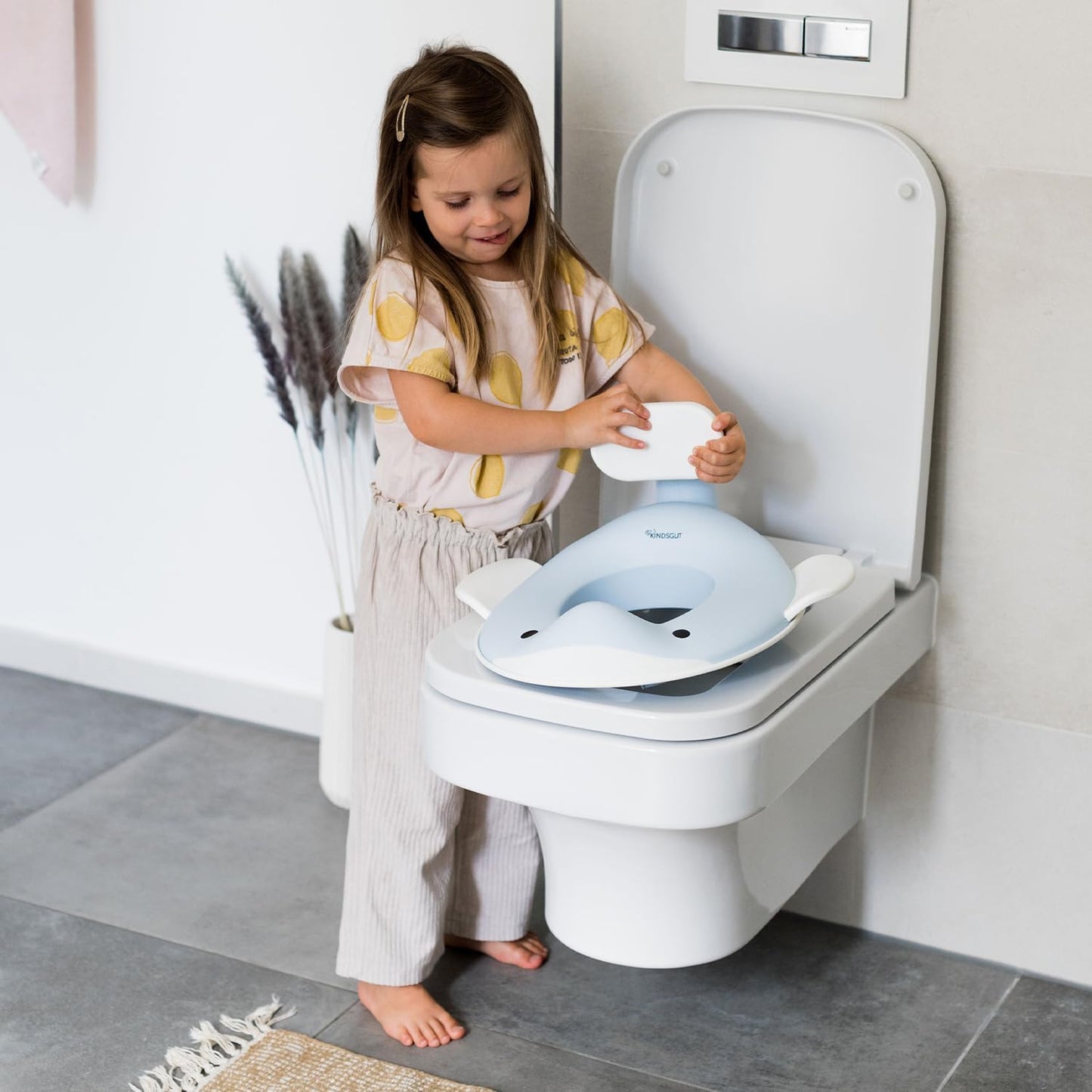 Kindsgut Whale Potty Training Seat for Toddlers – Kids Toilet Seat with Backrest, Non-Slip, Fits Round & Oval Toilet Seats, Designed in Germany, Peach