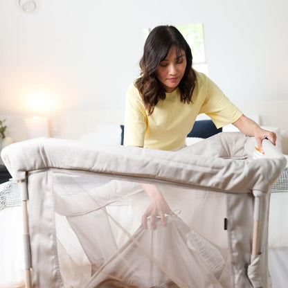 Maxi-Cosi Swift Baby Playard with Mat, Baby Playpen, Play Yard with Bassinet, Portable Playpen for Babies and Toddlers, Classic Oat
