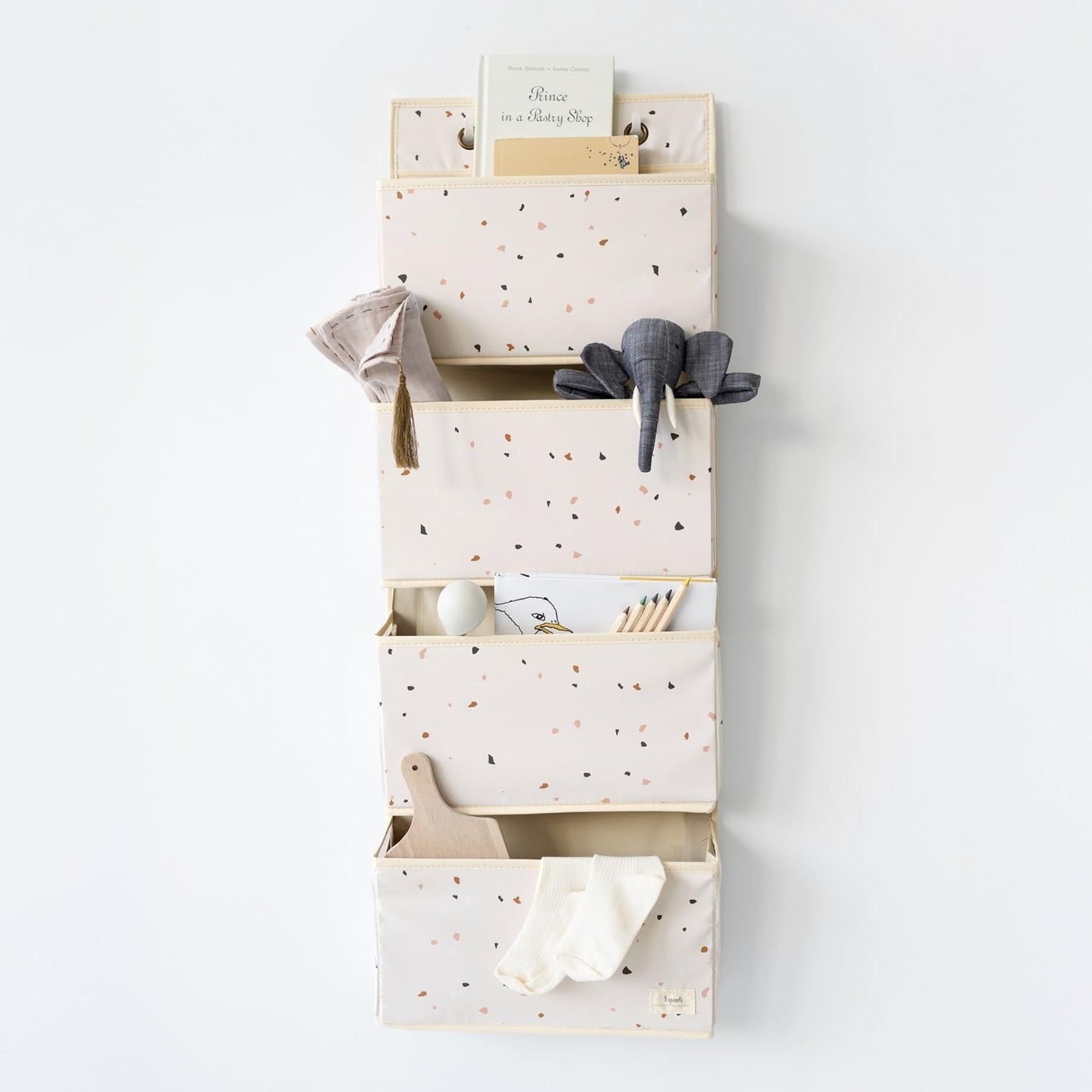 3 Sprouts Over the Door Organizer -Hanging Baby Organizers & Storage with 4 Large Pockets & 2 Hooks for Baby Clothes, Toy, Stuffed Animal -Newborn Essential for Nursery & Toddler Rooms - Gingham Beige