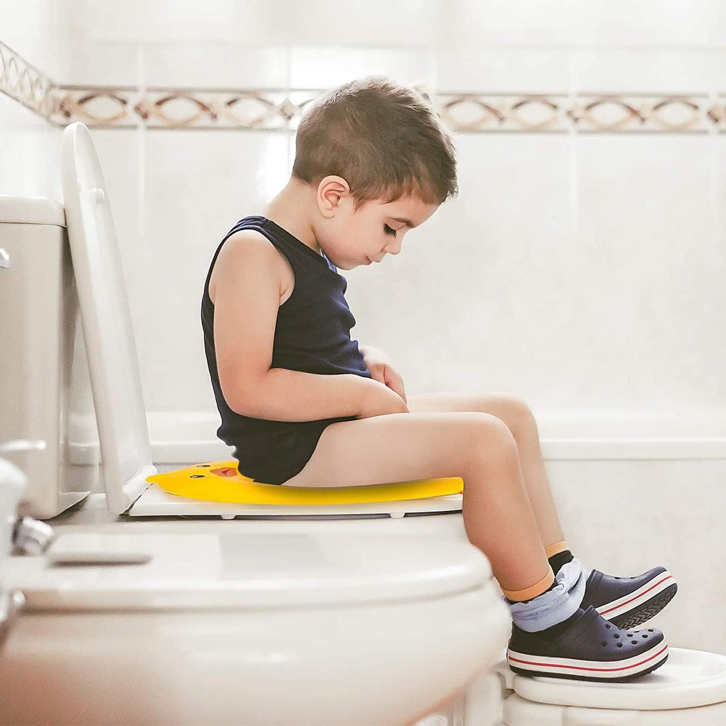 Toilet Potty Training Seat Cover, Travel Toilet Seat, Folding Non Slip Silicone Pads, Travel Portable Reusable Kids Toddlers Boys Girls, Carry Bag (Yellow - Duck)