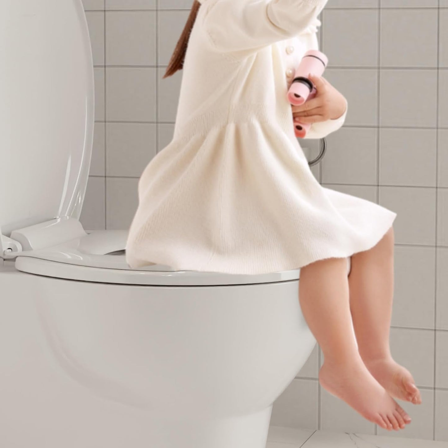 Toilet Seat Round,Toilet Seat with Toddler Seat Built in, Potty Training Toilet Seat Round Fits Both Adult and Child, with Soft Close,Easy Install and Clean - White, Round
