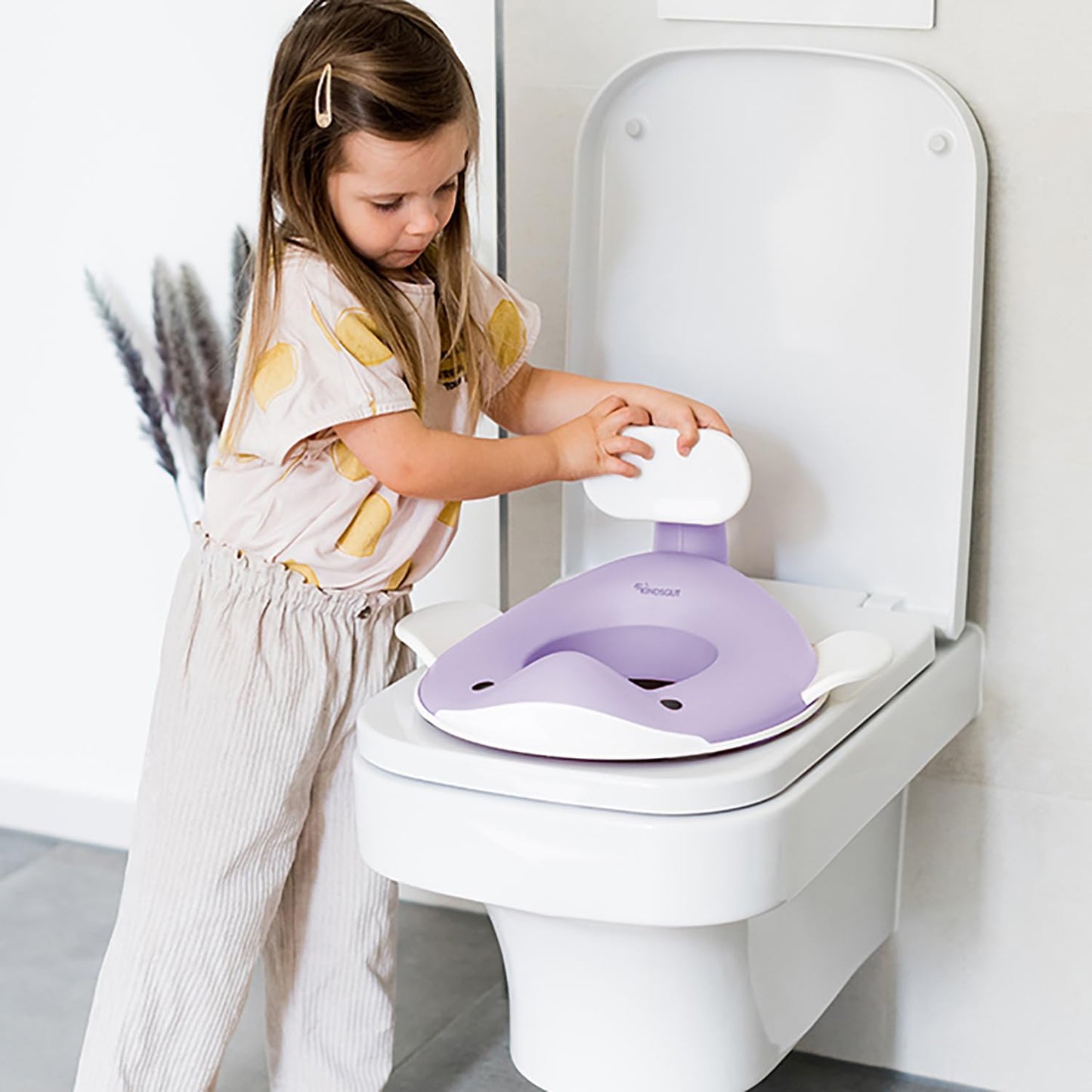 Kindsgut Whale Potty Training Seat for Toddlers – Kids Toilet Seat with Backrest, Non-Slip, Fits Round & Oval Toilet Seats, Designed in Germany, Peach