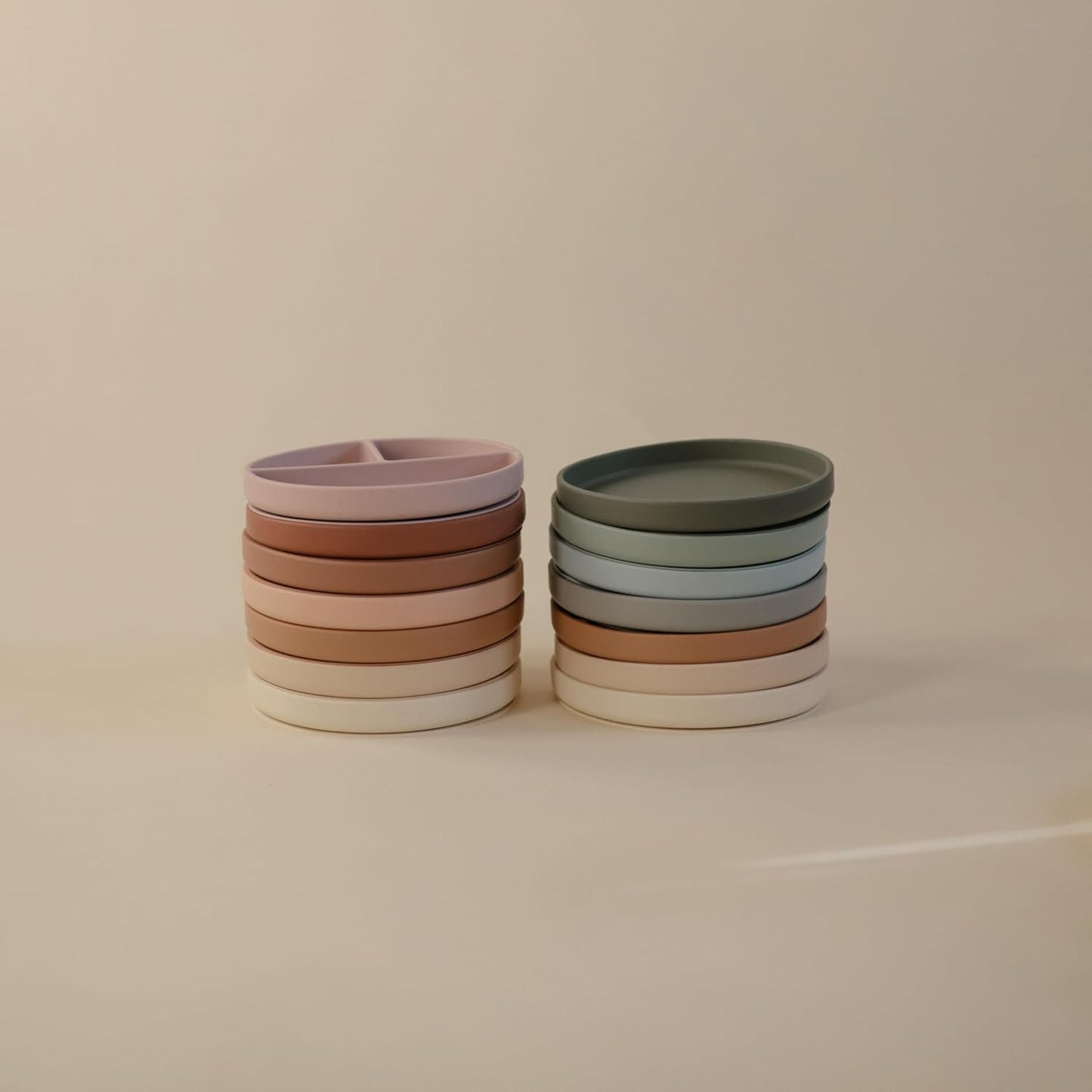 mushie Classic Silicone Suction Plate | BPA-Free Non-Slip Design (Daffodil)