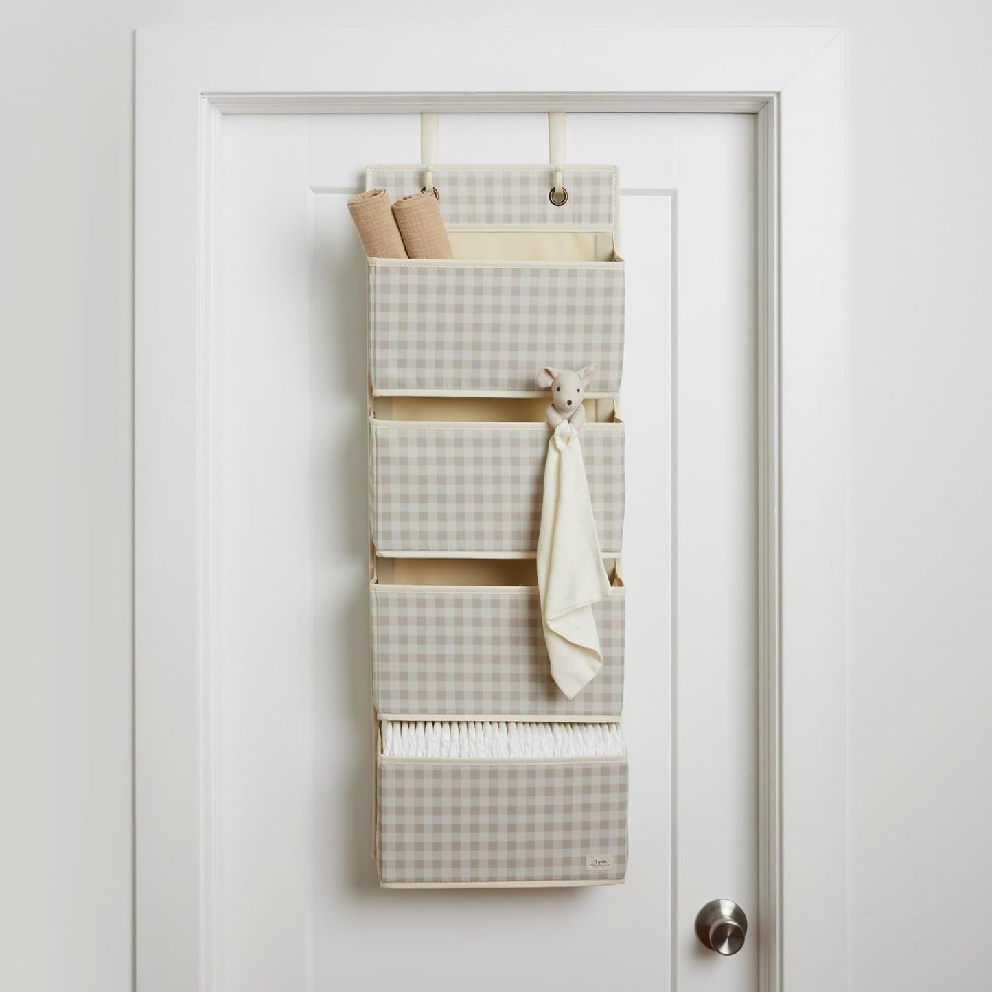 3 Sprouts Over the Door Organizer -Hanging Baby Organizers & Storage with 4 Large Pockets & 2 Hooks for Baby Clothes, Toy, Stuffed Animal -Newborn Essential for Nursery & Toddler Rooms - Gingham Beige