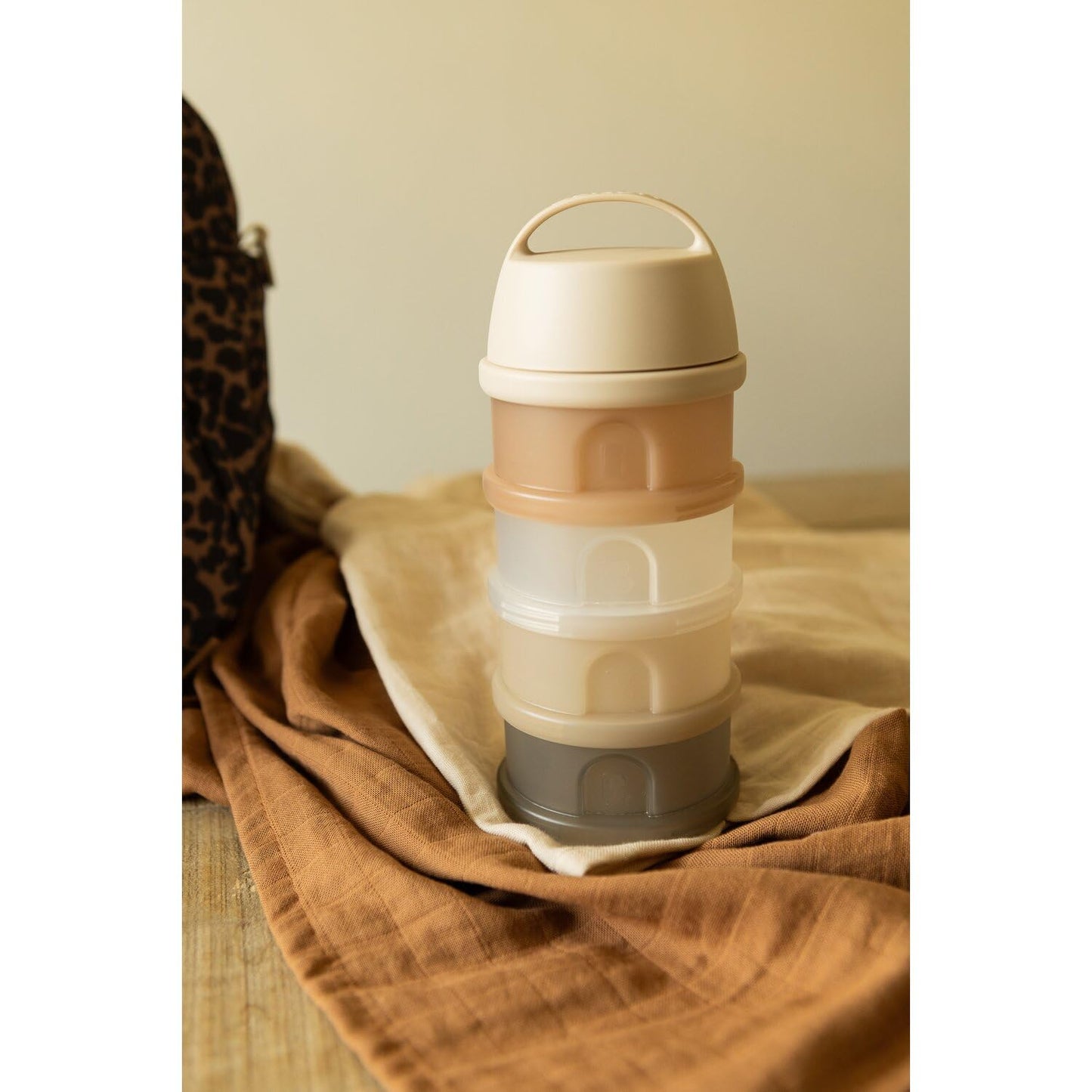BEABA Formula and Snack Container, Baby Formula Dispenser, Toddler Baby Snack Storage Container, Holds up to 11 Doses of Milk Powder Per Compartment, Made in France, Oat