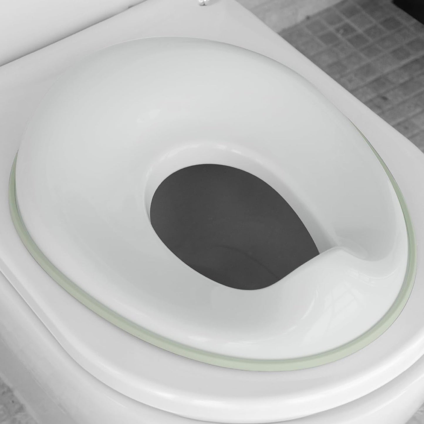 Jool Baby Potty Training Seat for Boys and Girls, Fits Round & Oval Toilets, Non-Slip with Splash Guard, Includes Free Storage Hook (Gray)