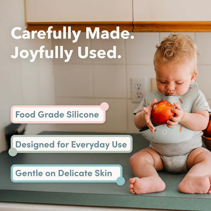 Soft, Waterproof Silicone Feeding Bib for Babies and Toddlers