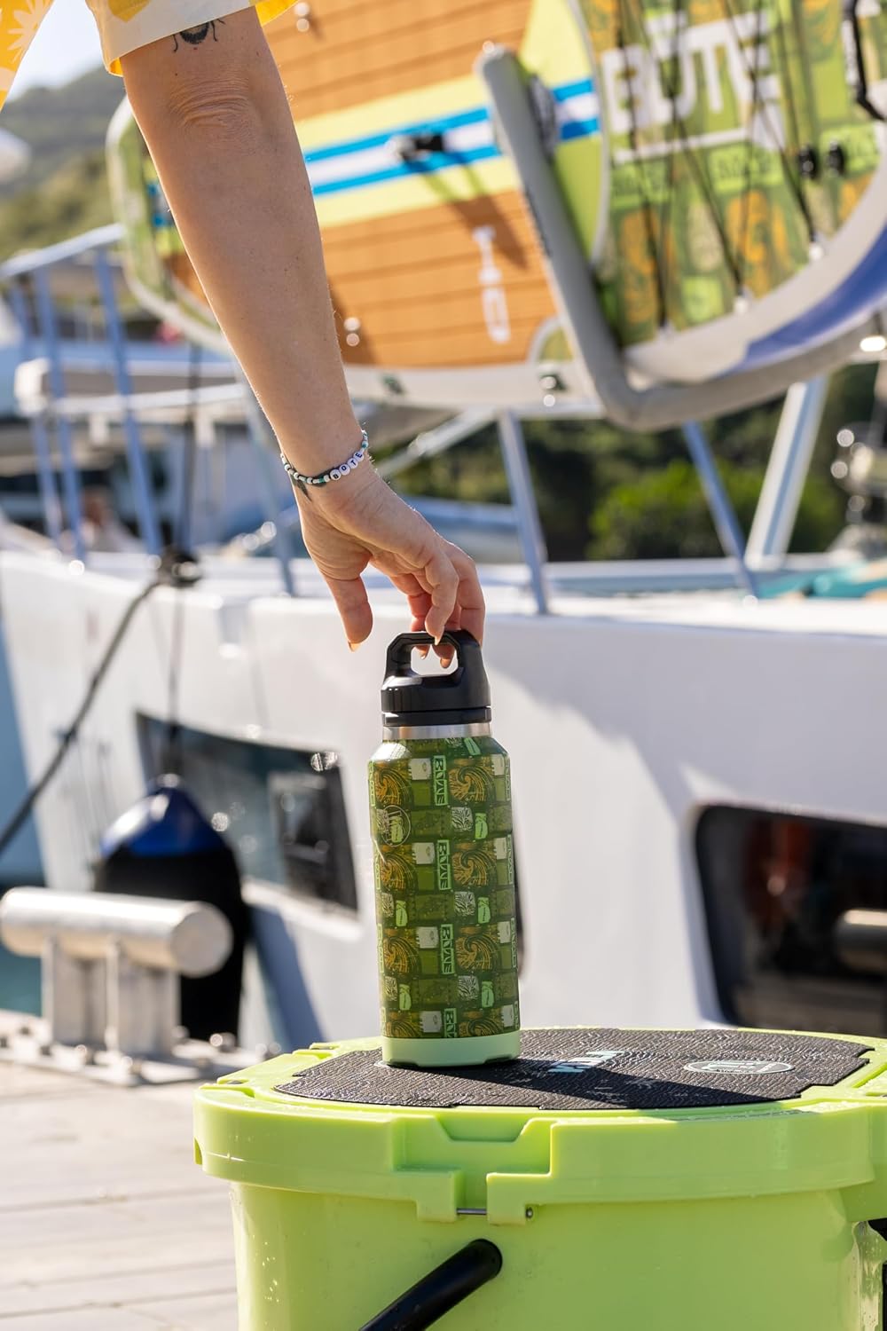 MAGNEBottle 36oz Insulated Water Bottle | Magnetic Base | 36oz insulated bottle with MAGNEPOD™ magnetic base for all-day use