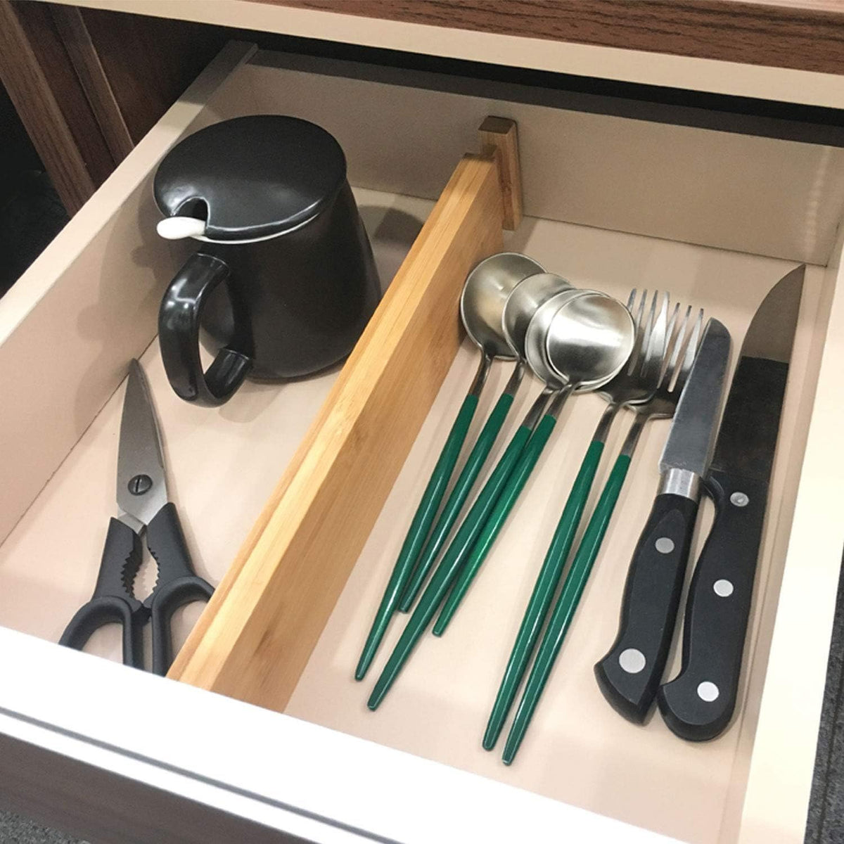 VaeFae Bamboo Drawer Dividers, 4" High Adjustable 16.6" - 21.8" Clothes Drawer Organizers, Expandable Separators for Bedroom/Bathroom/Kitchen/Office Storage