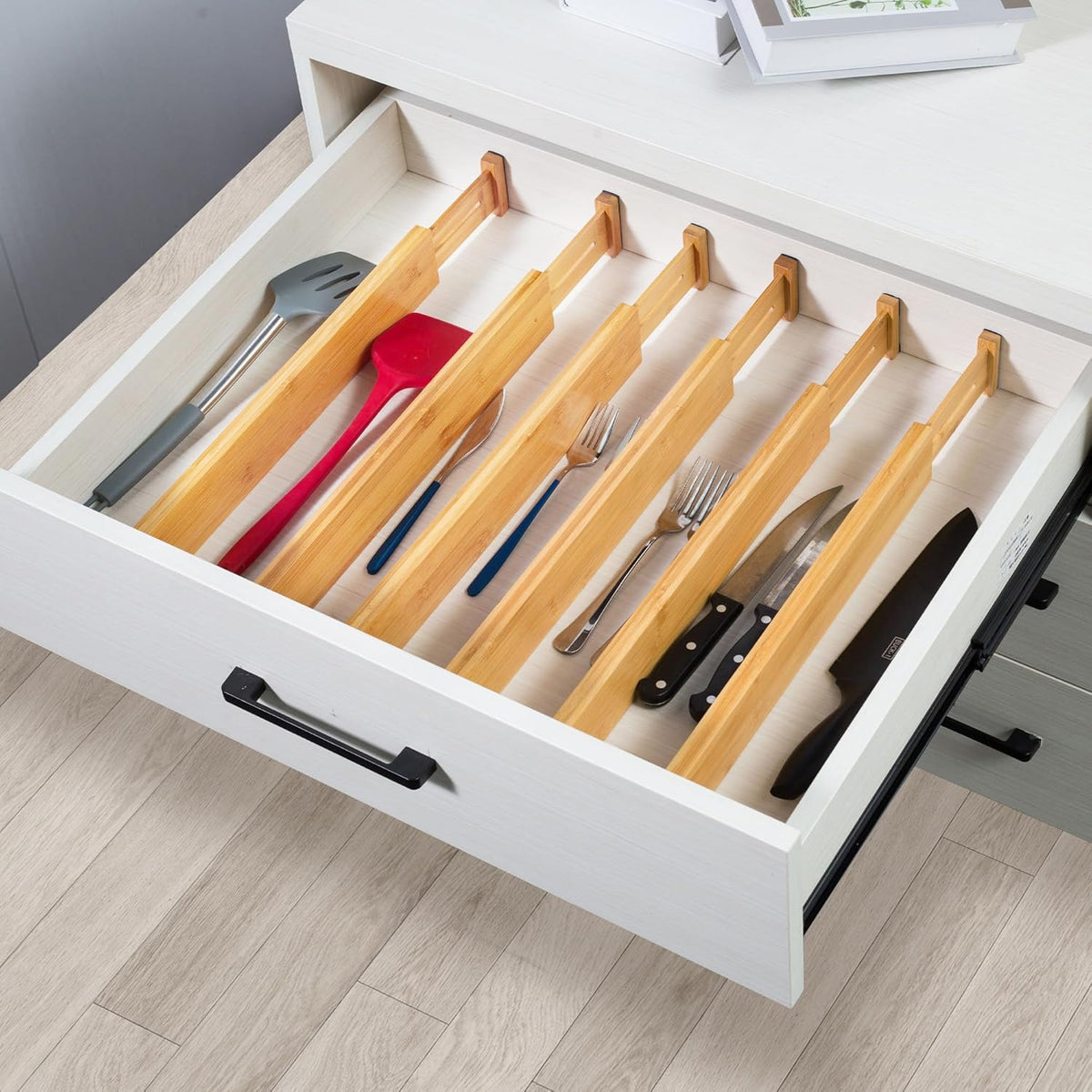 VaeFae Bamboo Drawer Dividers, 4" High Adjustable 16.6" - 21.8" Clothes Drawer Organizers, Expandable Separators for Bedroom/Bathroom/Kitchen/Office Storage
