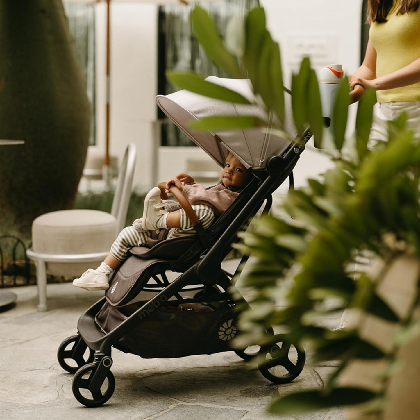 Ergobaby Metro 3 Baby Stroller for Newborns, Infants, and Toddlers - Travel Stroller with One-Hand Fold, Near-Flat Recline, Adjustable Handlebar - Onyx Black