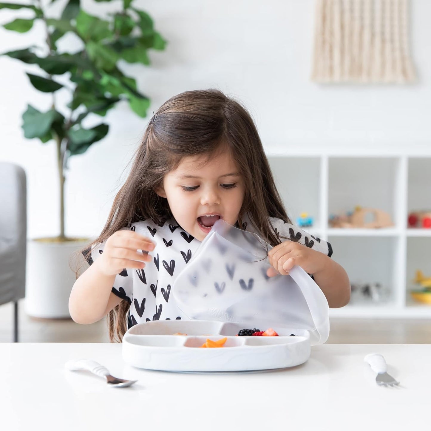 Bumkins Toddler and Baby Suction Plate, Divided Grip Dish for Babies and Kids, Baby Led Weaning, Feeding Supplies, Sticks to Tables and Highchairs, Platinum Silicone, for Chidren 6 Months, Gray