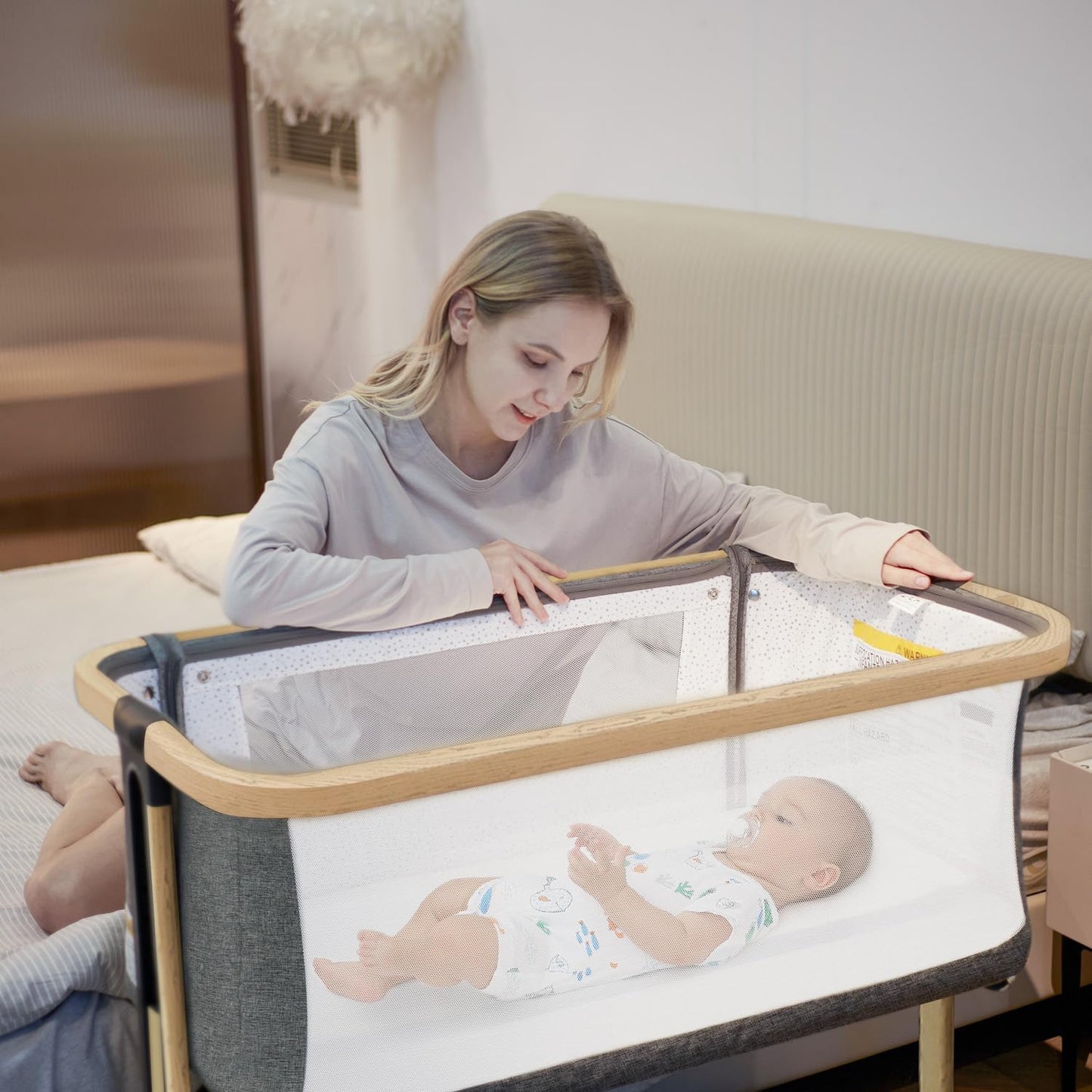 AMKE 3 in 1 Baby Bassinets,All-mesh Bedside Sleeper,Baby Cradle with Storage Basket,Easy Assemble Bassinet for Infant/Newborn,Adjustable Bedside Crib,Safe Portable Baby Bed,Travel Bag Included