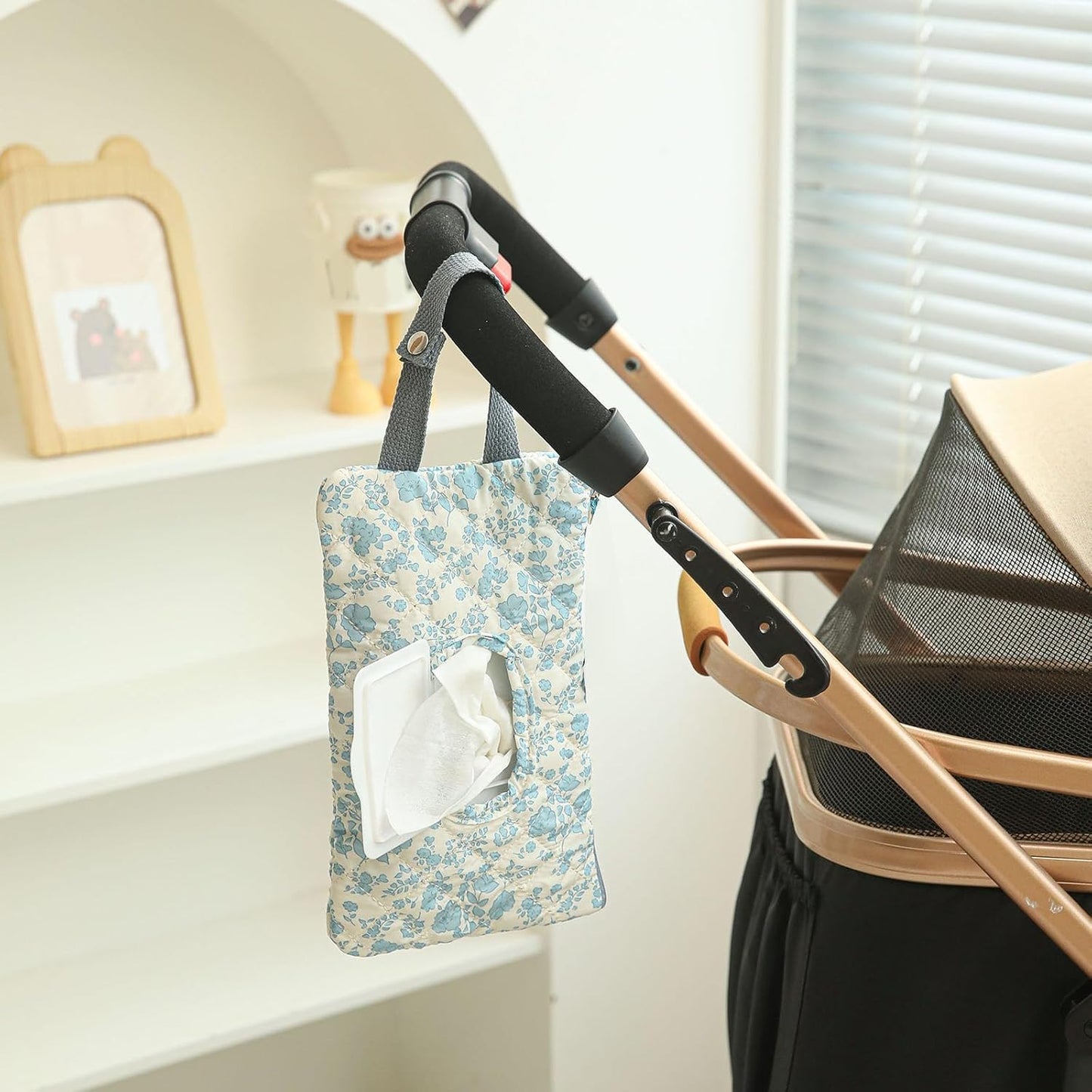 Quilted Baby Diaper and Wipes Pouch Portable Mommy Bag for Stroller Reusable Wipes Pouch with Lanyard for Casual Travel (Beige)