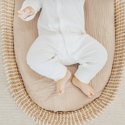 Konssy Muslin Fitted Bassinet Sheets 2 Pack for Baby Girl Boy, Soft Bedside Sleeper Bassinet Sheets Fit for Baby Bassinets, Moses Basket Oval Rectangle Pad/Mattress