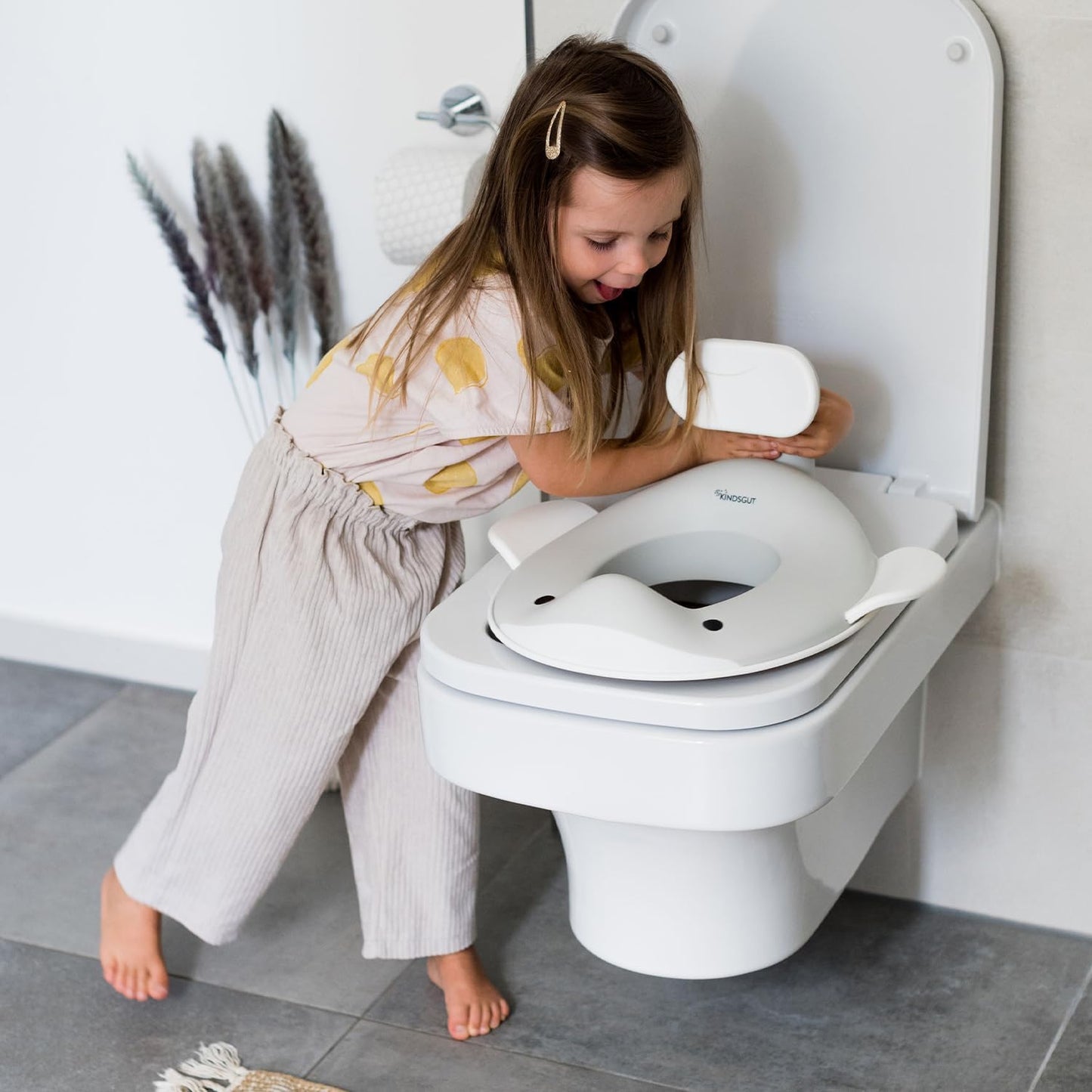 Kindsgut Whale Potty Training Seat for Toddlers – Kids Toilet Seat with Backrest, Non-Slip, Fits Round & Oval Toilet Seats, Designed in Germany, Peach