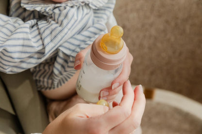 BIBS Baby Bottle 5 oz / 150 ml Silicone Nipple 2 Pack - Anti-Colic, BPA-Free, Round Nipple, Slow Flow, Lightweight & Easy to Clean, Suitable for Newborns 0+ Years - Ivory