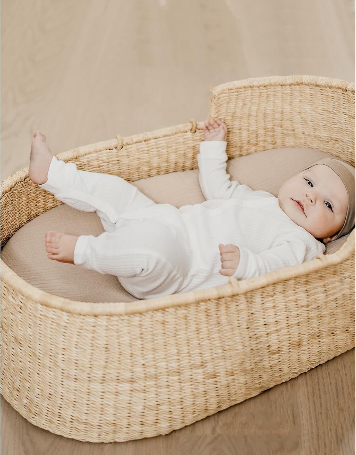 Konssy Muslin Fitted Bassinet Sheets 2 Pack for Baby Girl Boy, Soft Bedside Sleeper Bassinet Sheets Fit for Baby Bassinets, Moses Basket Oval Rectangle Pad/Mattress