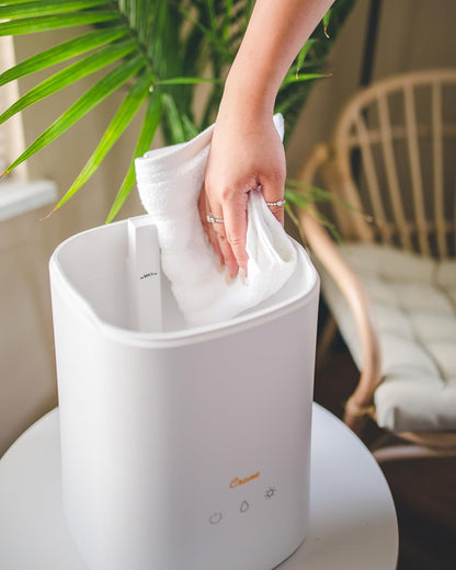 Crane 0.7 Gallon Top Fill Cool Mist Humidifier and Aroma Diffuser, with Color-Changing Night Light and Aroma Diffuser Function, Humidifier For Bedroom, Office or Nursery