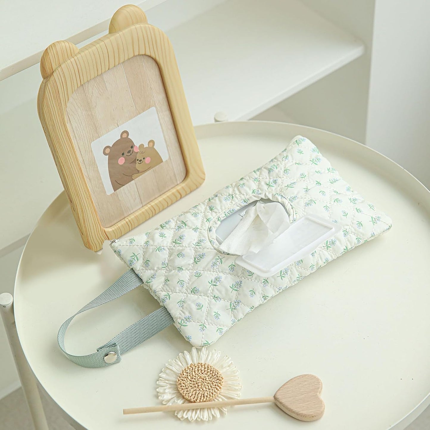 Quilted Baby Diaper and Wipes Pouch Portable Mommy Bag for Stroller Reusable Wipes Pouch with Lanyard for Casual Travel (Beige)
