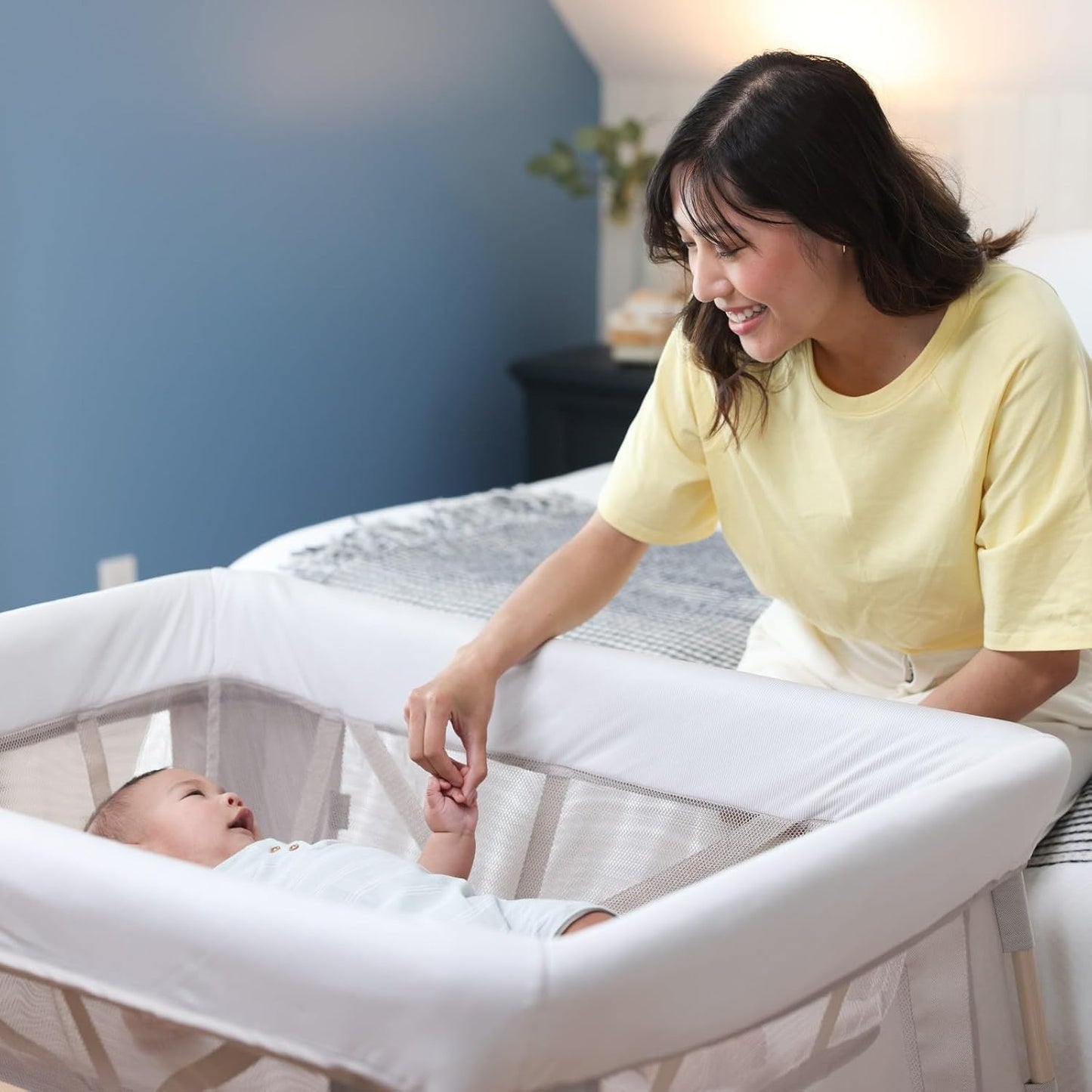 Maxi-Cosi Swift Baby Playard with Mat, Baby Playpen, Play Yard with Bassinet, Portable Playpen for Babies and Toddlers, Classic Oat
