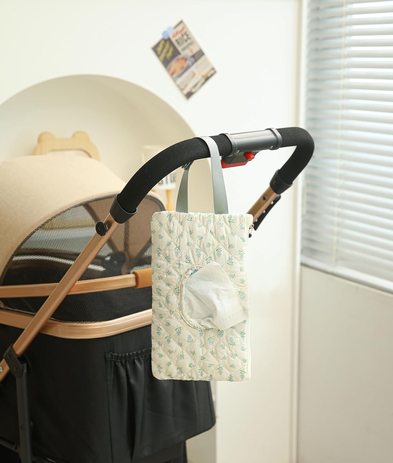 Quilted Baby Wipe Holder Quilted Wipe Pouch Portable Hanging Floral Wet Wipes Bag for Car, Stroller