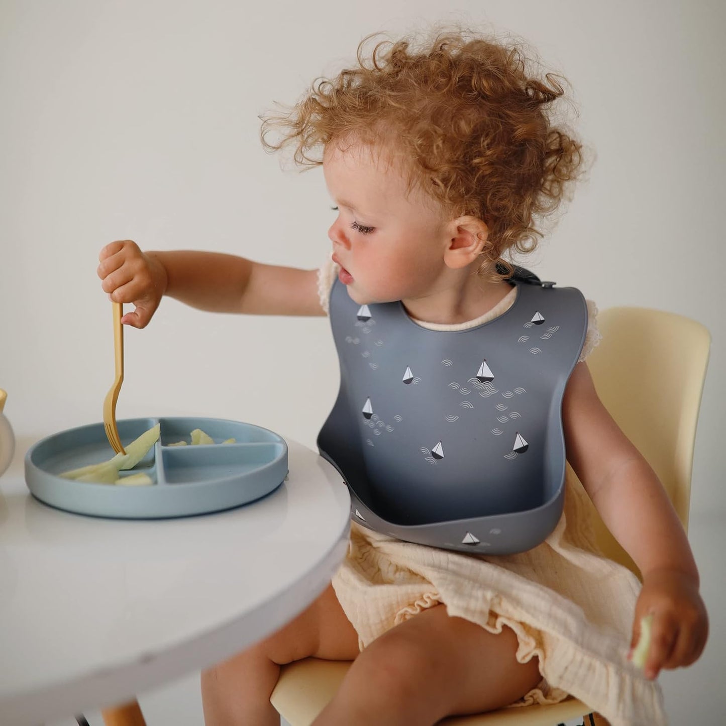 mushie Silicone Suction Plate | BPA-Free Non-Slip Design (Soft Lilac)