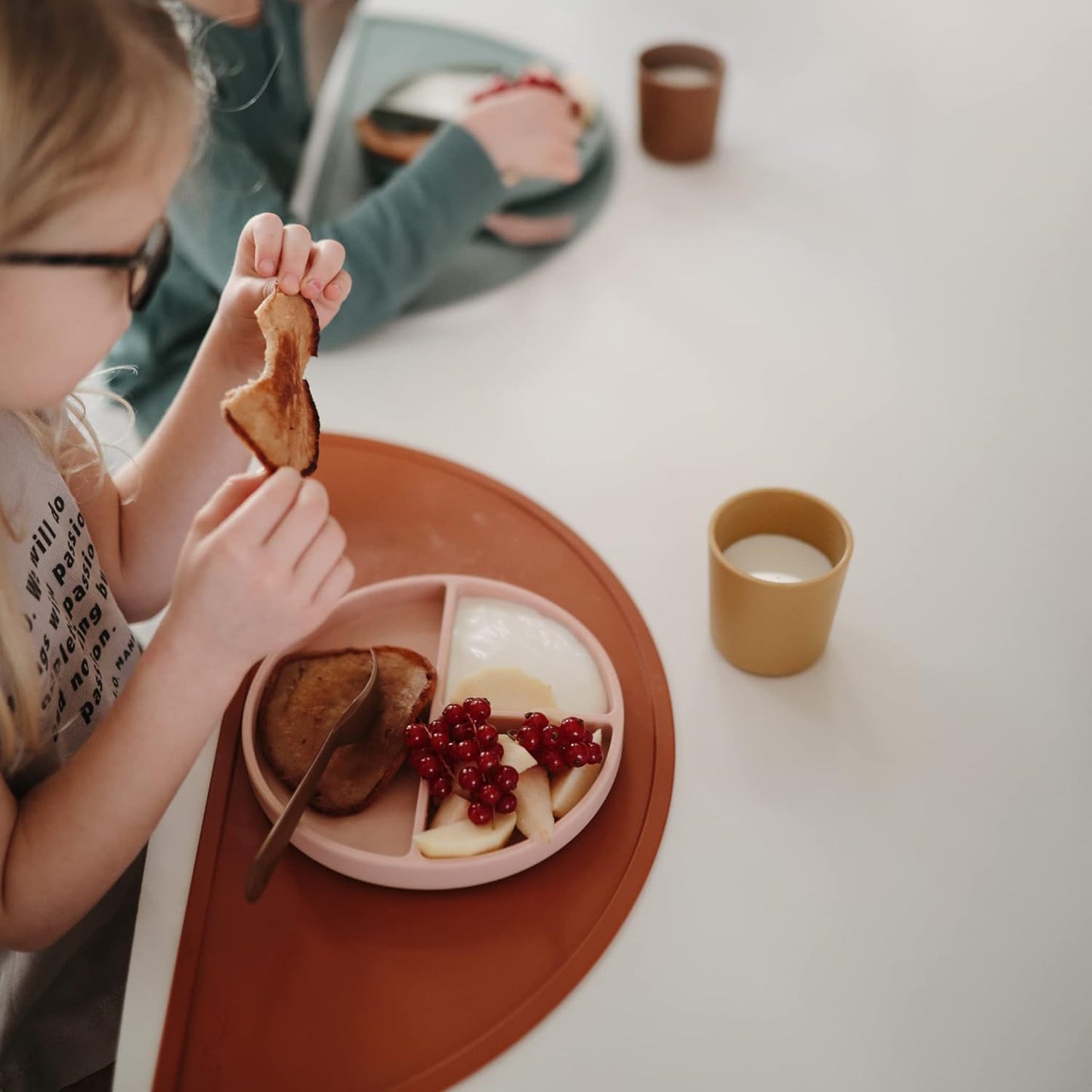 mushie Silicone Suction Plate | BPA-Free Non-Slip Design (Soft Lilac)