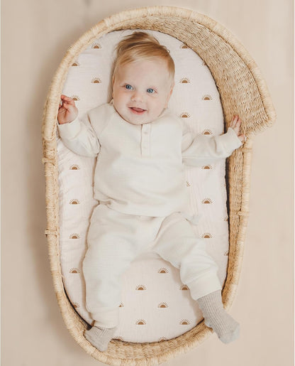 Konssy Muslin Fitted Bassinet Sheets 2 Pack for Baby Girl Boy, Soft Bedside Sleeper Bassinet Sheets Fit for Baby Bassinets, Moses Basket Oval Rectangle Pad/Mattress