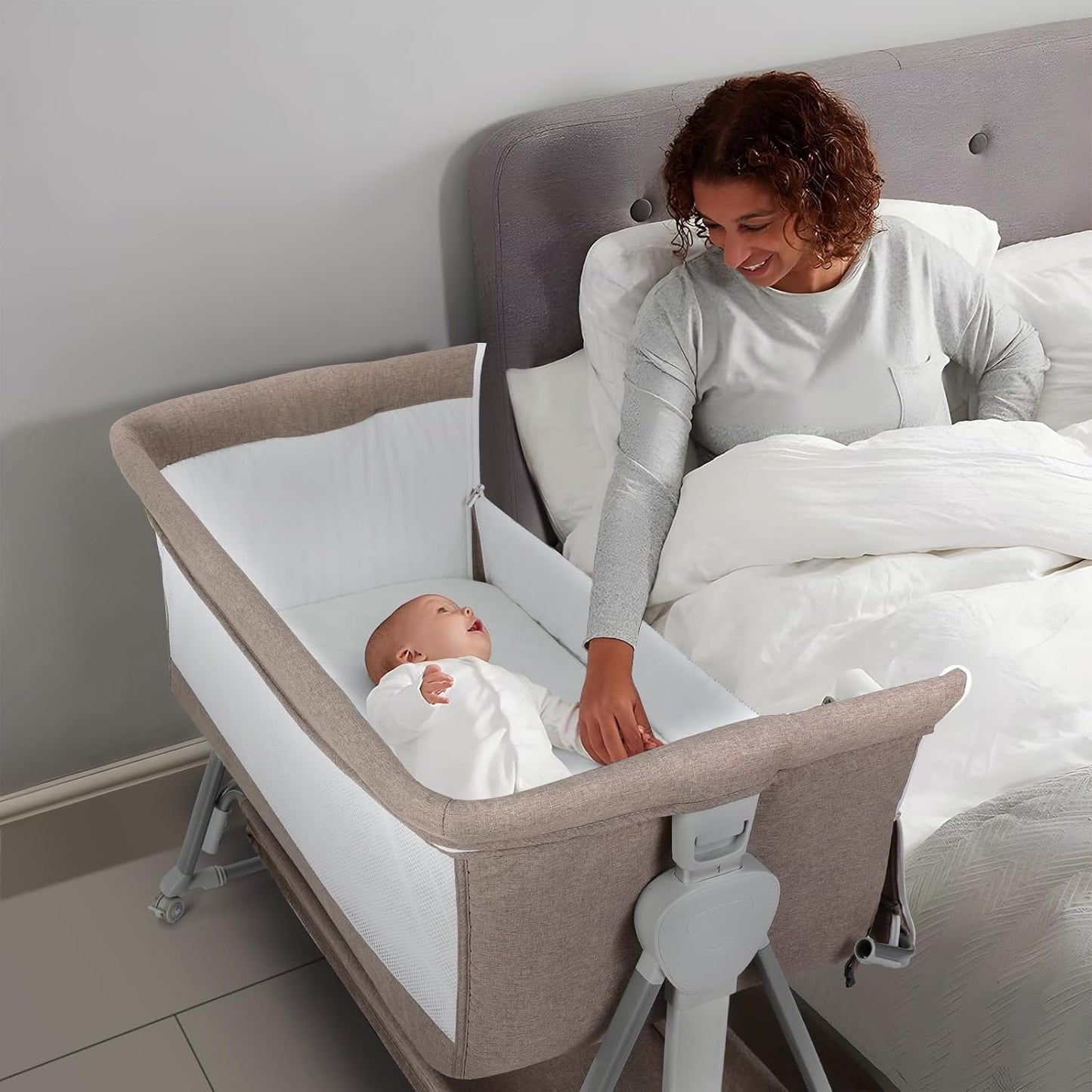 Cowiewie Bassinet Bedside Sleeper, Baby Bassinet with 7 Adjustable Height, Bedside Bassinet for Baby with Storage, Breathable Mesh & Mattress, Portable Bassinet Easy Folding (Pyramid Light Gray)
